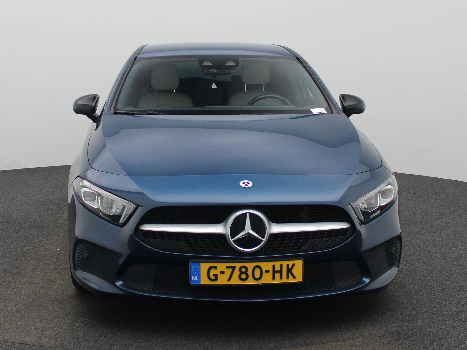 Mercedes-Benz-A-Klasse-image-2