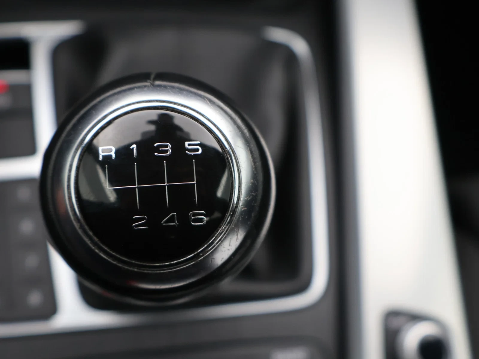 Audi A4 Sedan 35TFSI Sport *VIRTUAL COCKPIT*CRUISE CONTROL*NAVI*BLTH*PDC*DAB RADIO*...*