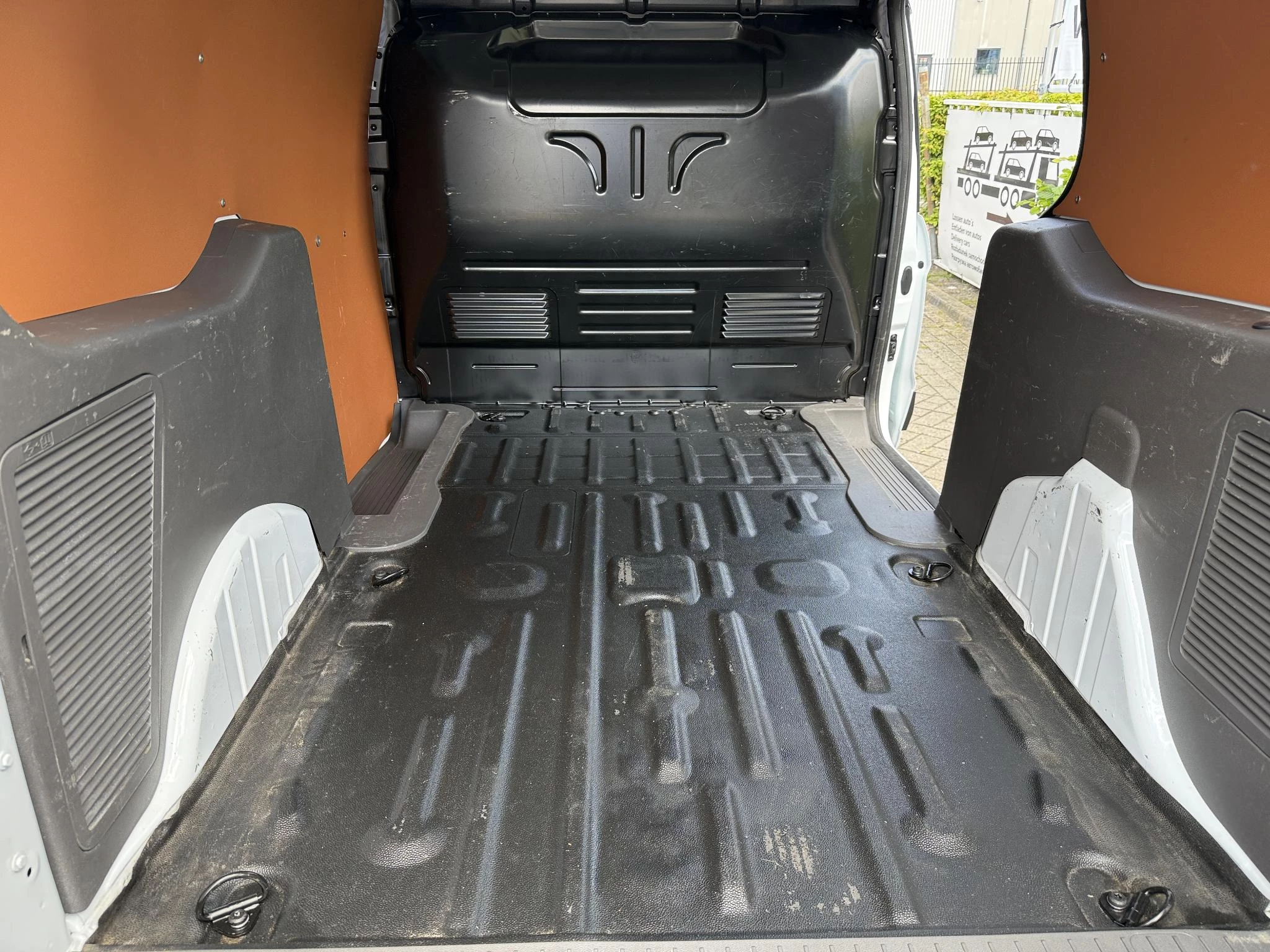 Ford-Transit Connect-image-24