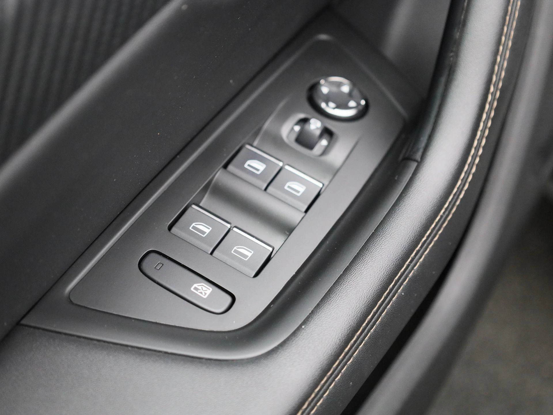 Peugeot-508-image-29