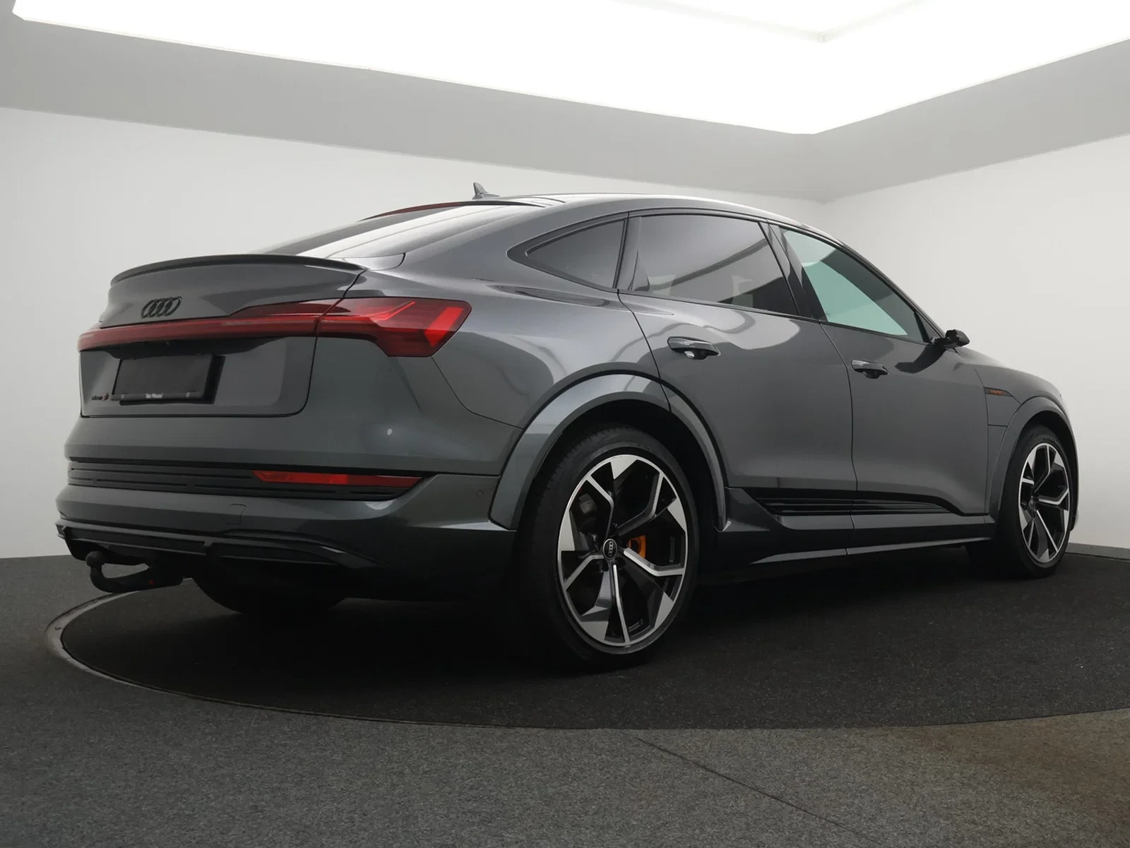 Audi-e-tron-image-1