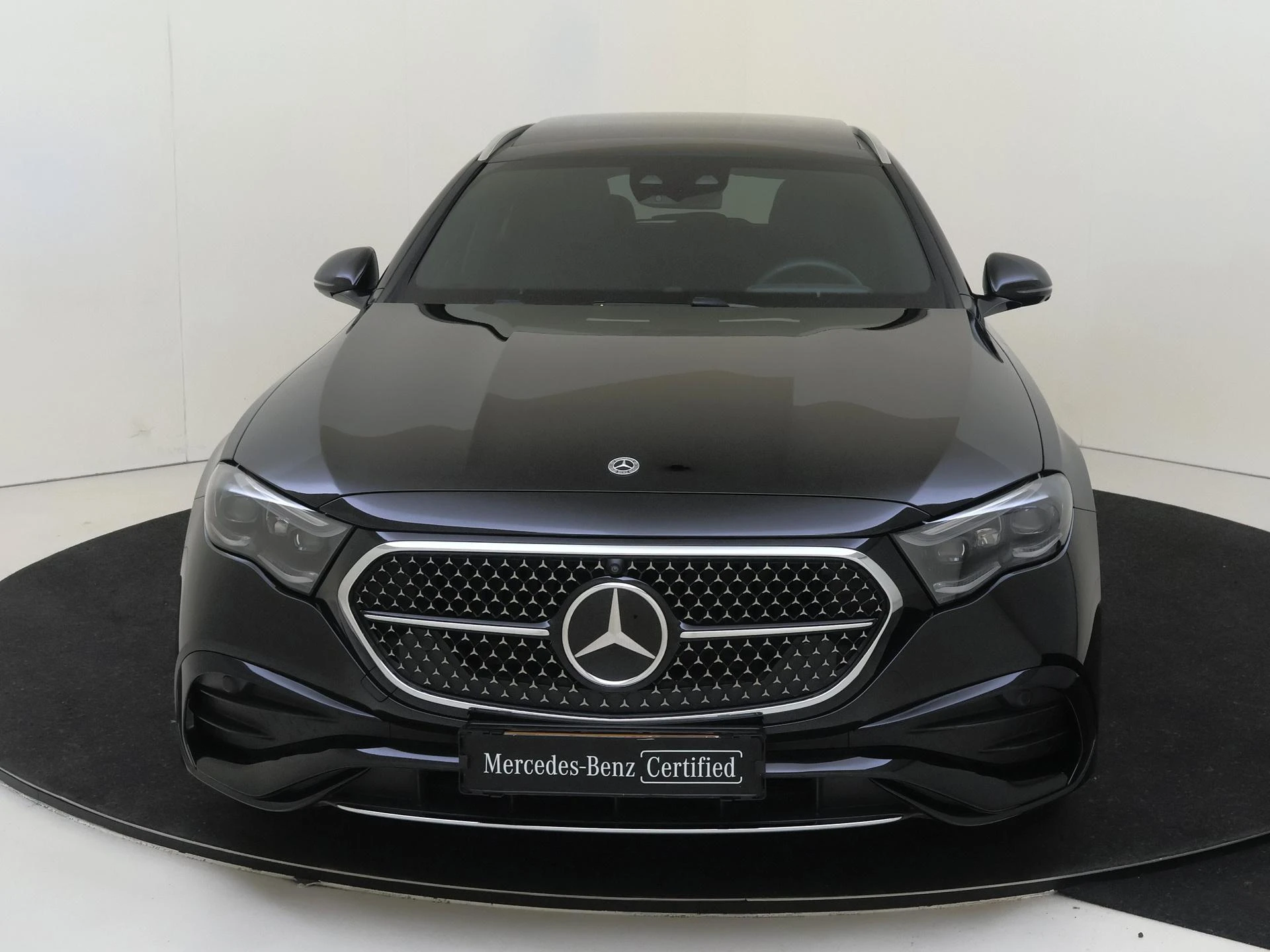 Mercedes-Benz-E-Klasse-image-5