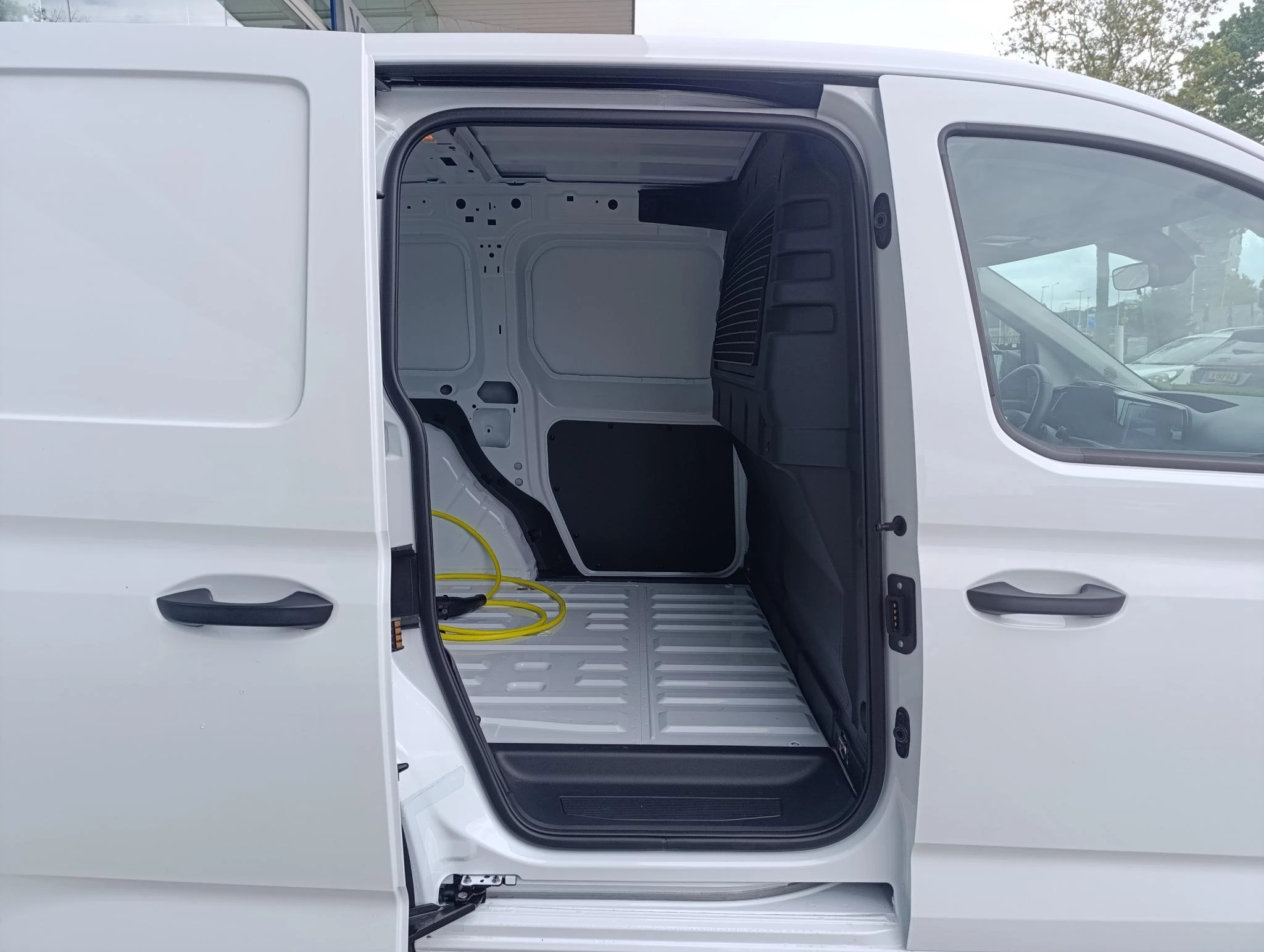 Ford-Transit Connect-image-9