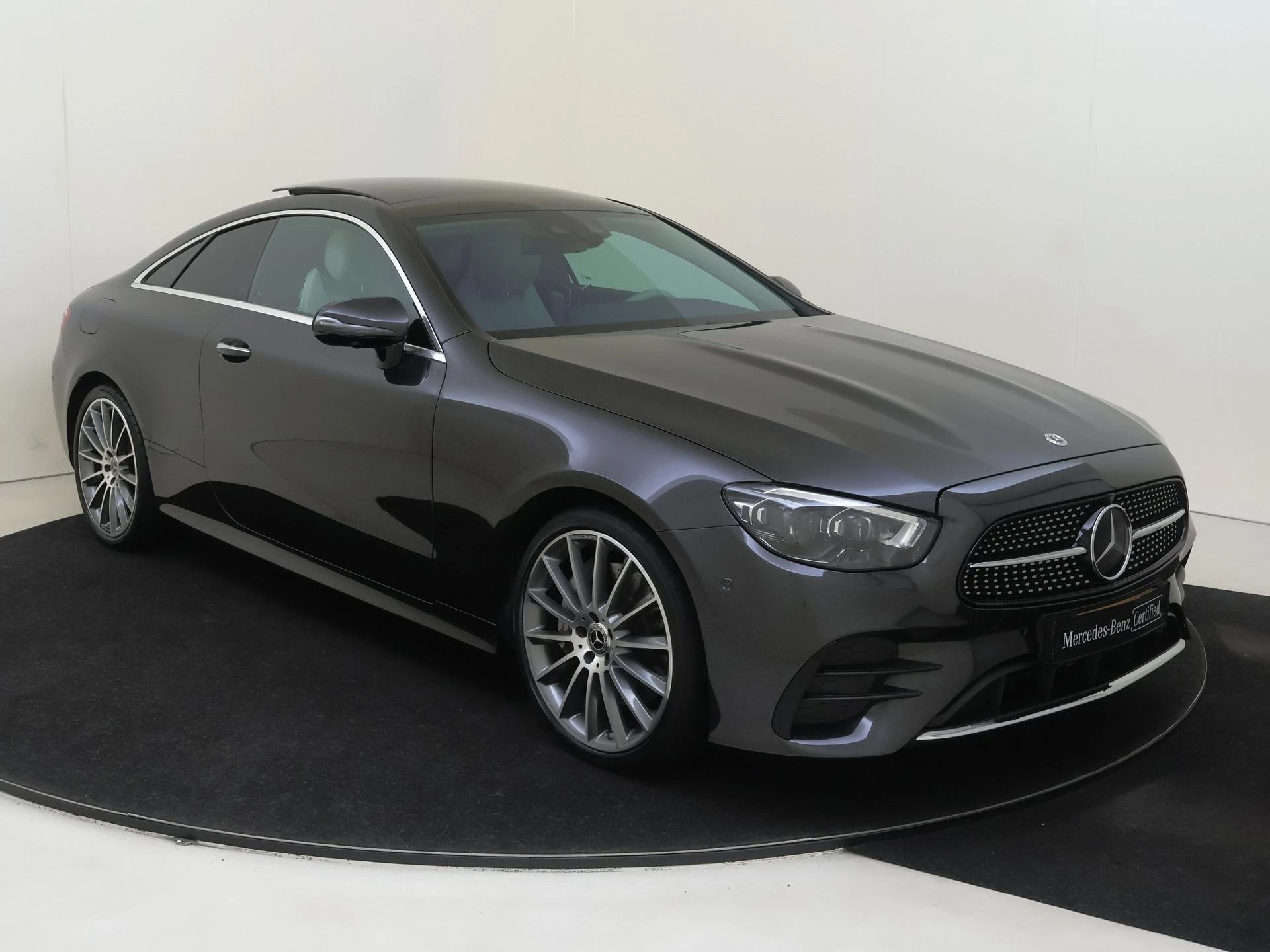Mercedes-Benz-E-Klasse-image-1