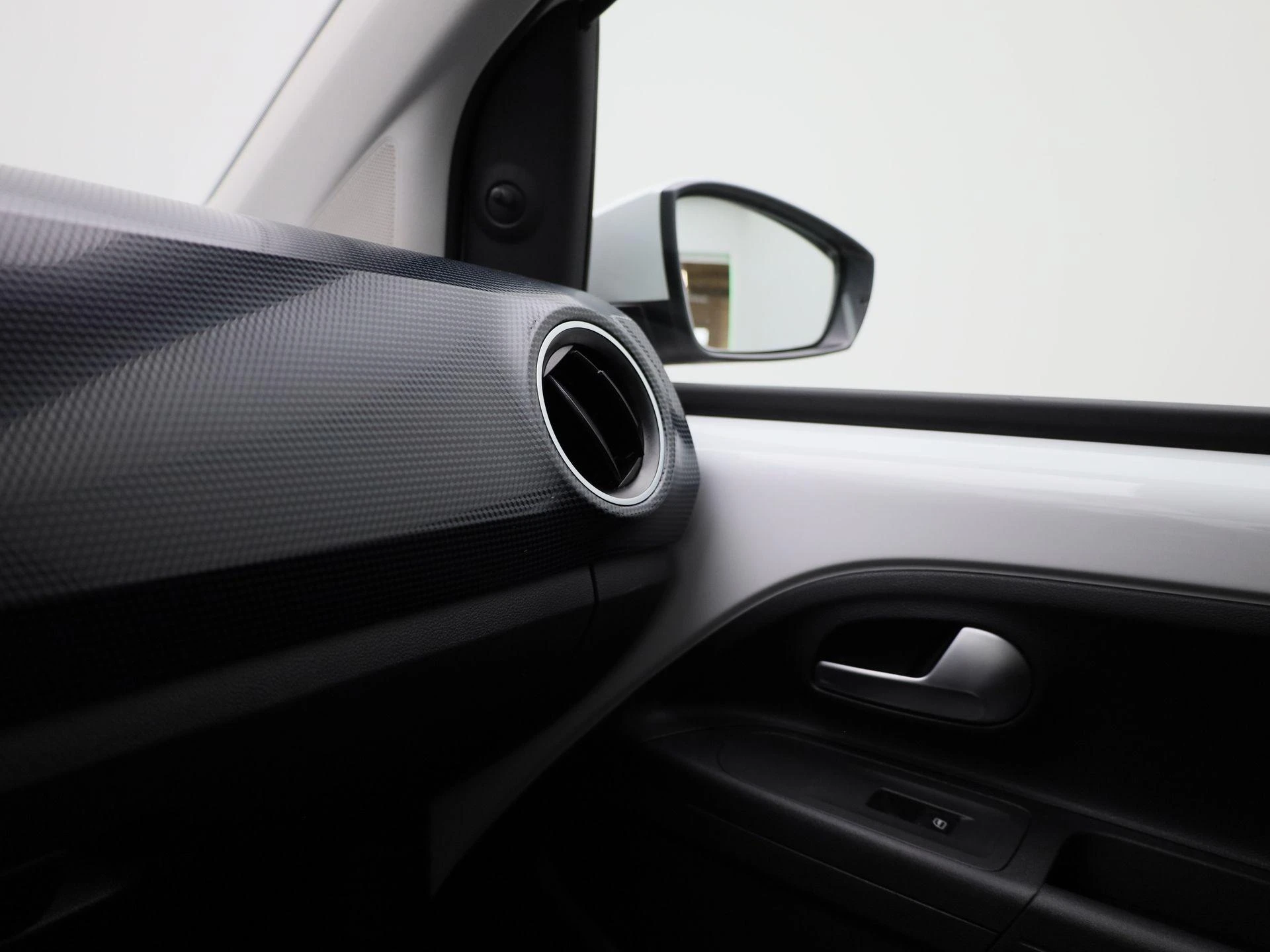 Volkswagen-up!-image-20
