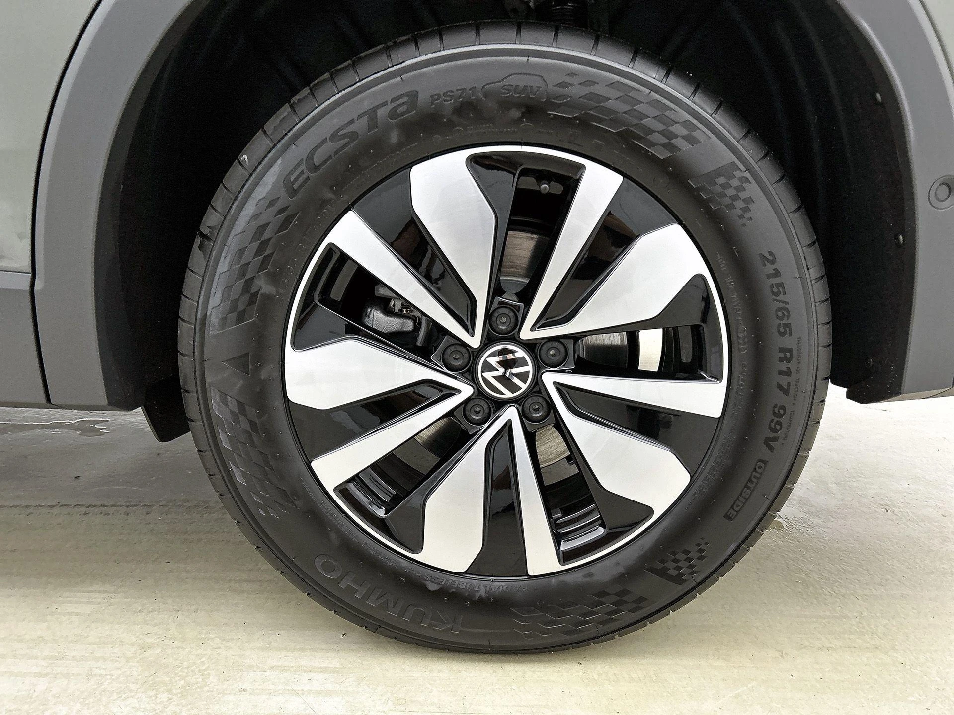 Volkswagen-Tiguan-image-33
