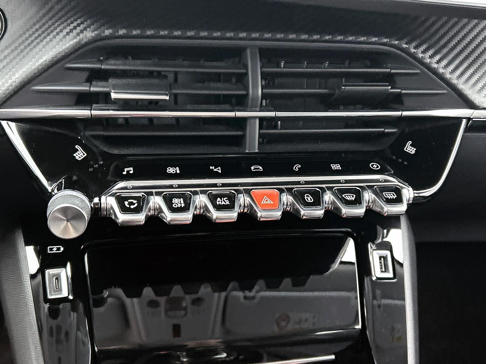 Peugeot-e-2008-image-16