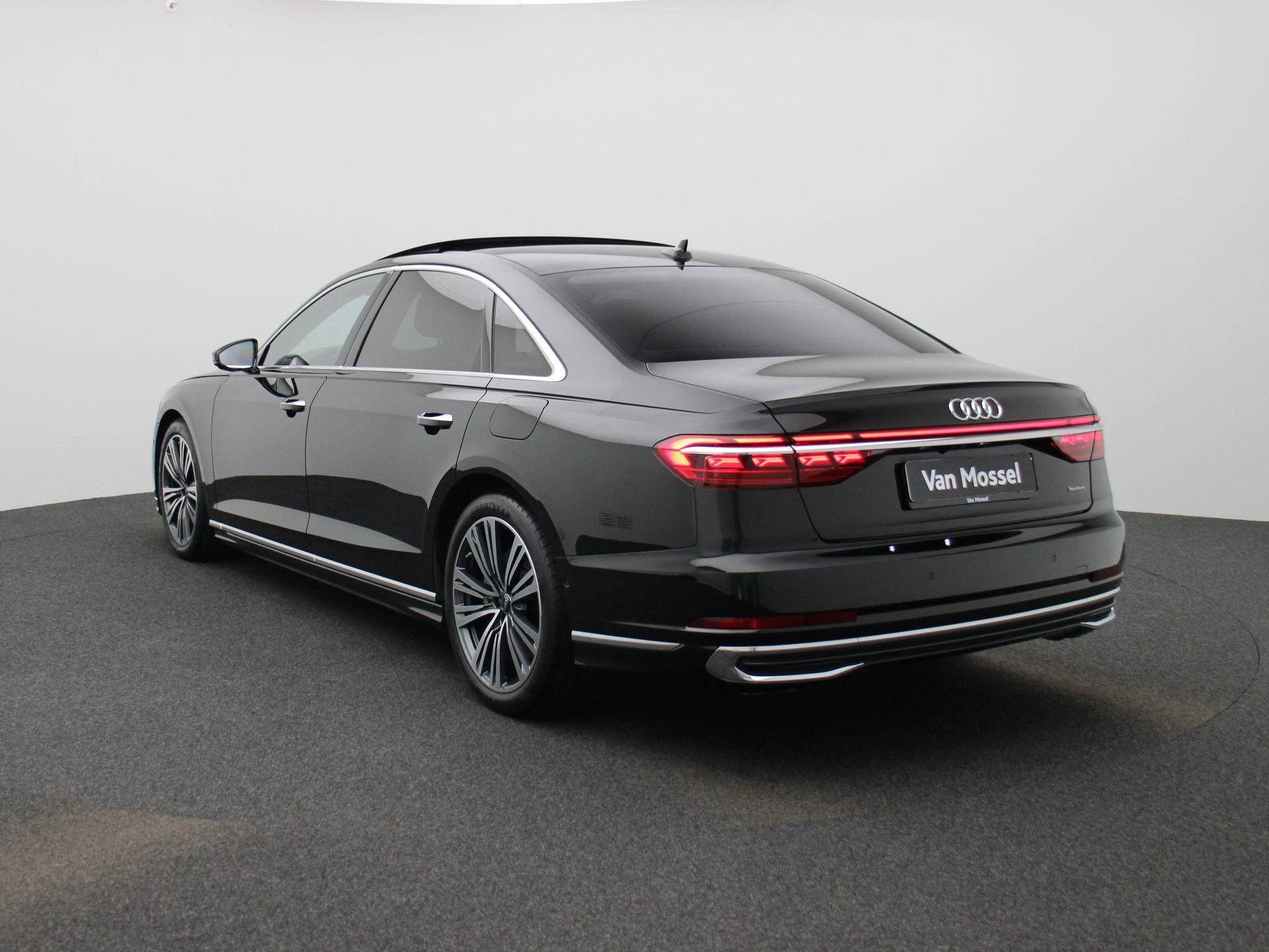 Audi-A8-image-2