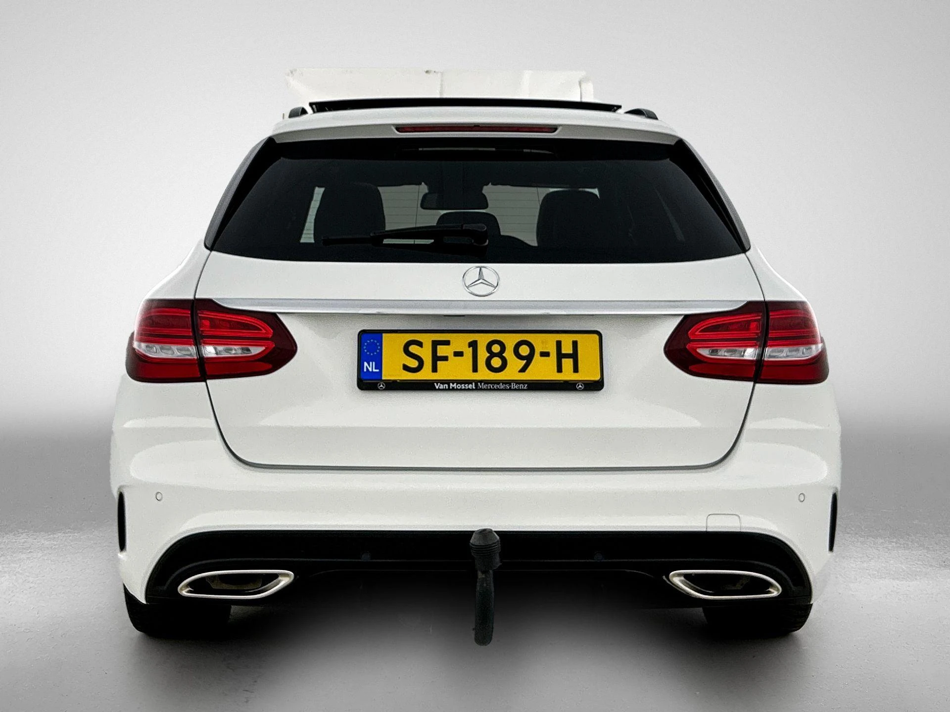 Mercedes-Benz-C-Klasse-image-2