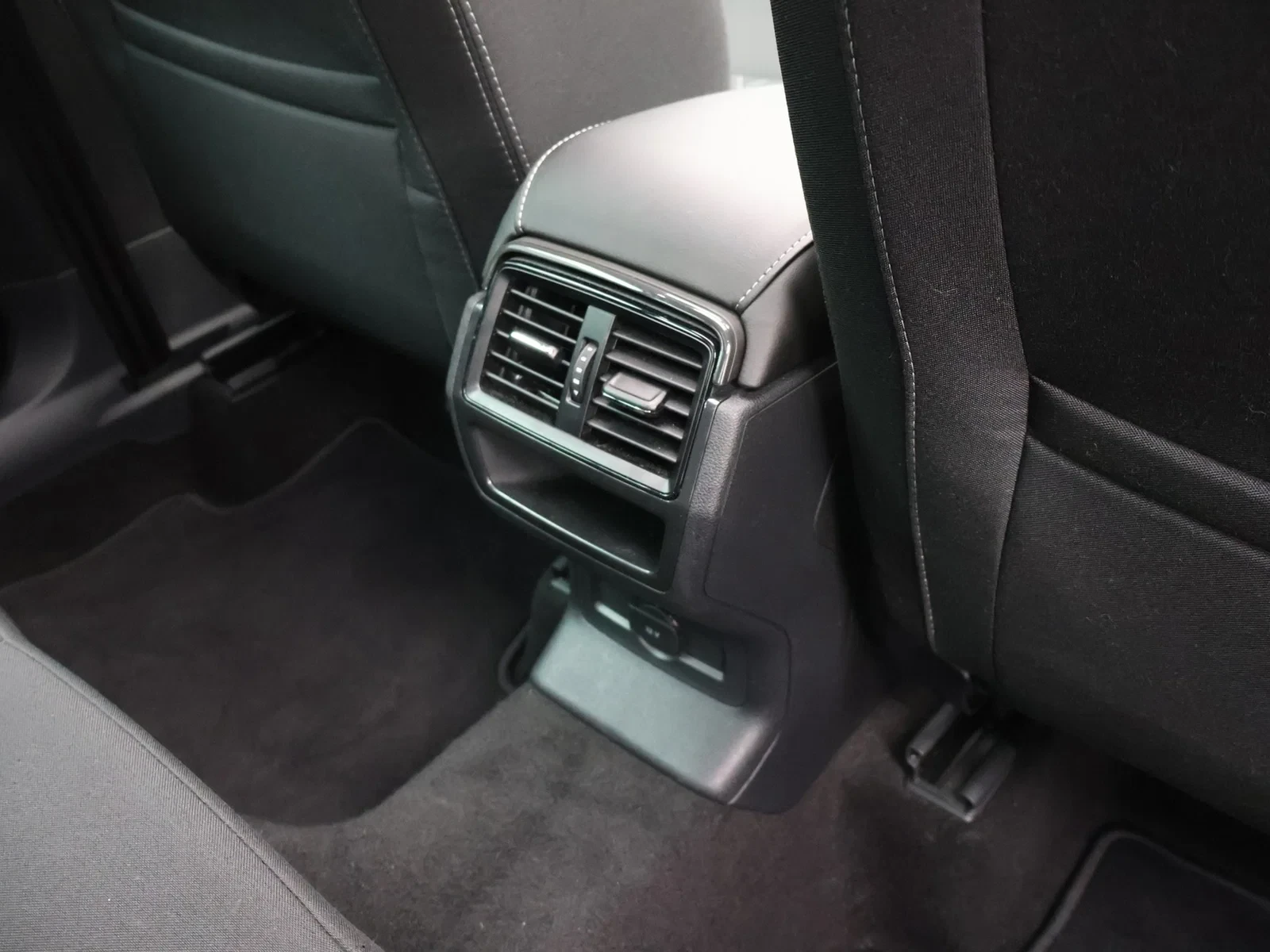 Škoda Karoq Karoq 1.5TSI Sportline *AUTOMAAT*PANODAK*LEDER*SPORTZETELS*CAMERA*VIRTUAL COCKPIT*ACC*PDC*APP-CONNEC
