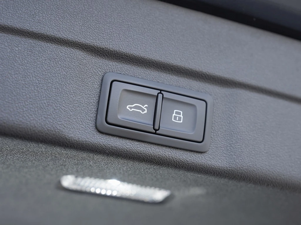 Audi A6 Avant 2.0 TDI quattro Panorama Matrix ACC GWF