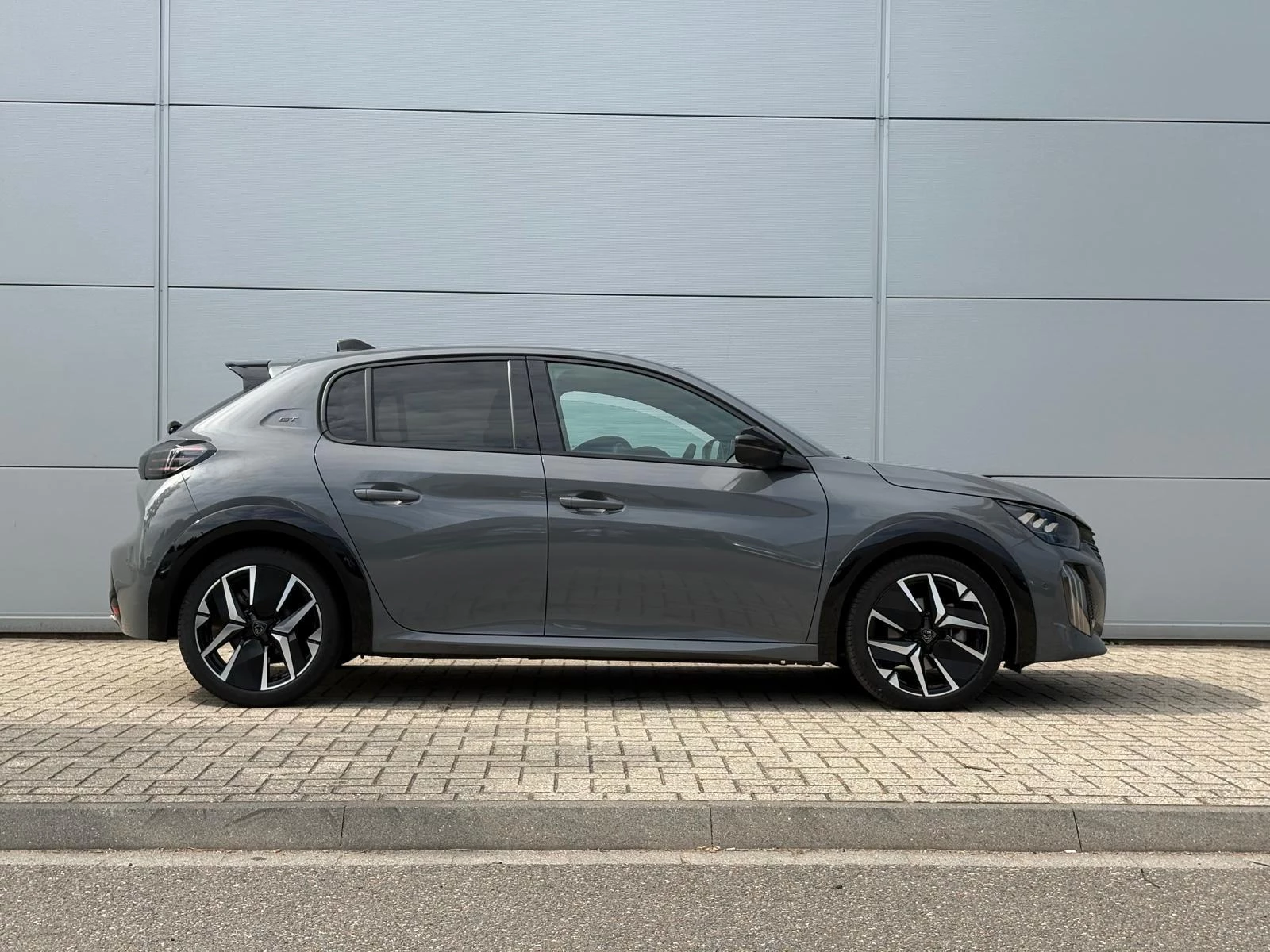 Peugeot 208 1.2 Hybrid 145 e-DCS6 GT