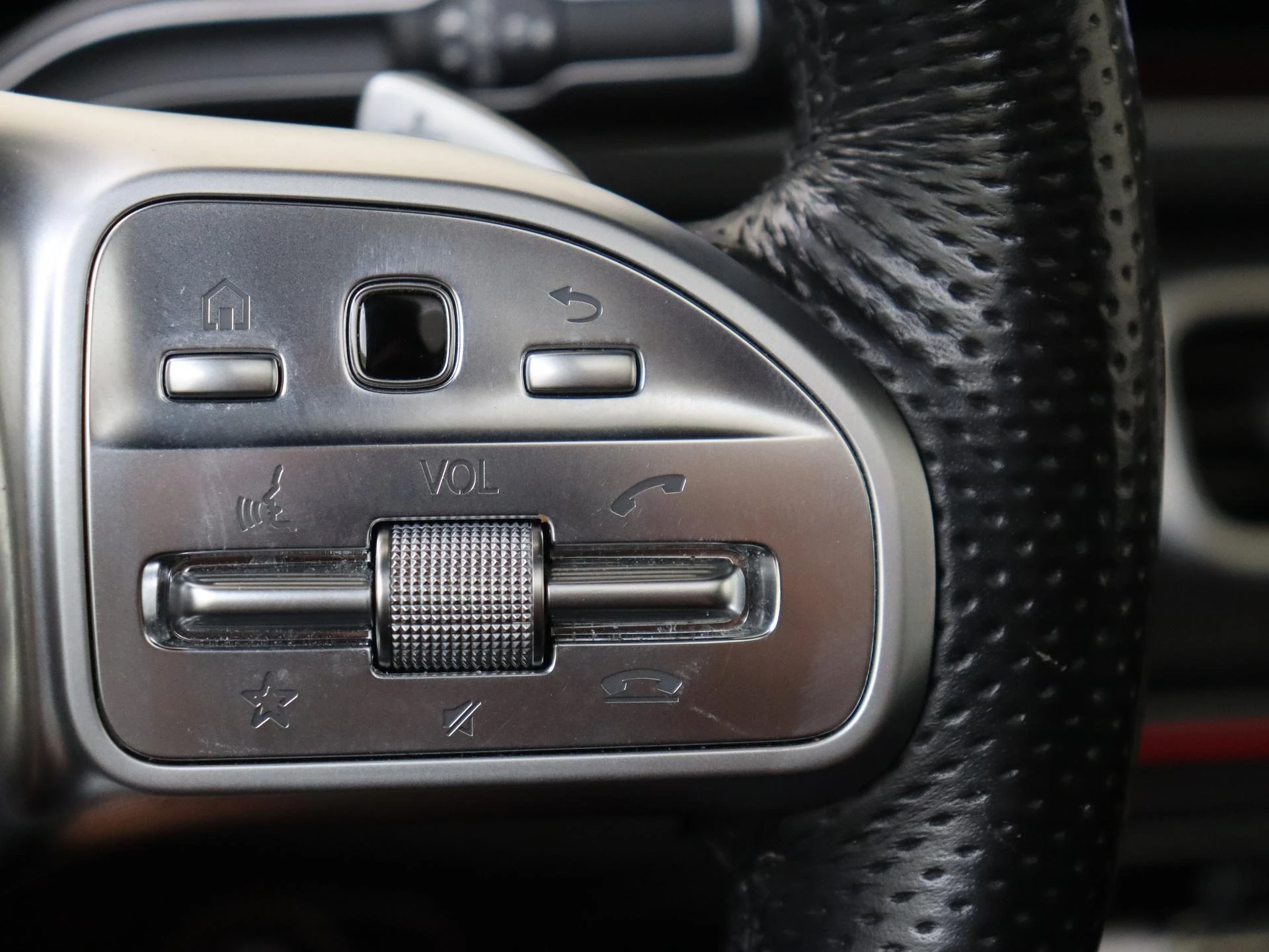 Mercedes-Benz-GLE-image-14