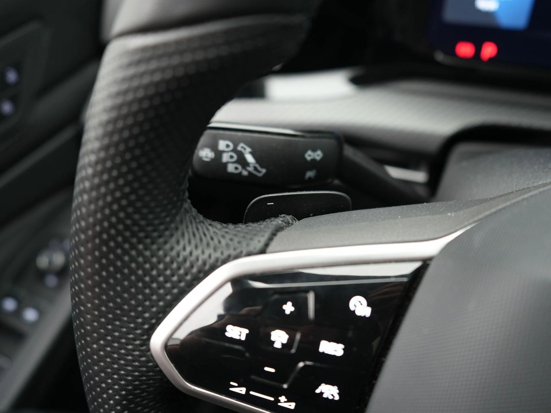 Volkswagen-Golf-image-34