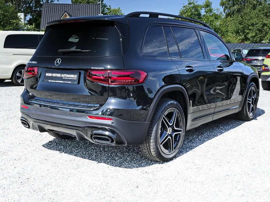 Mercedes-Benz-GLB 200 d-image-5
