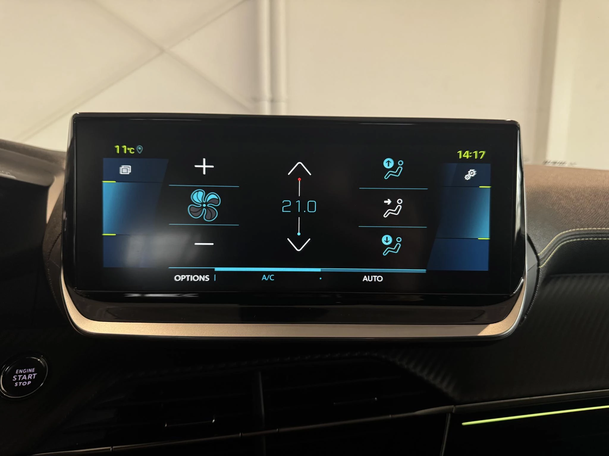 Peugeot-e-208-image-31