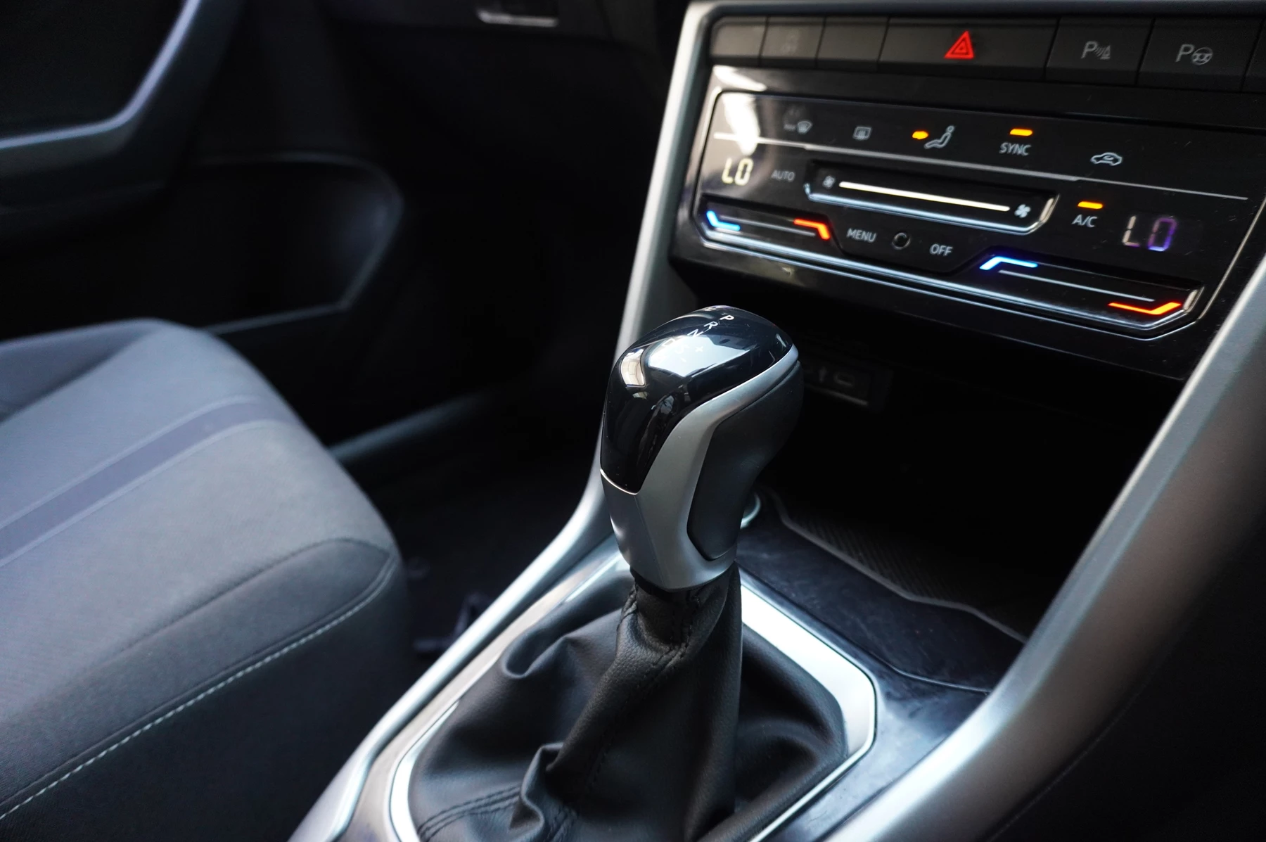 Volkswagen-T-Roc-image-14