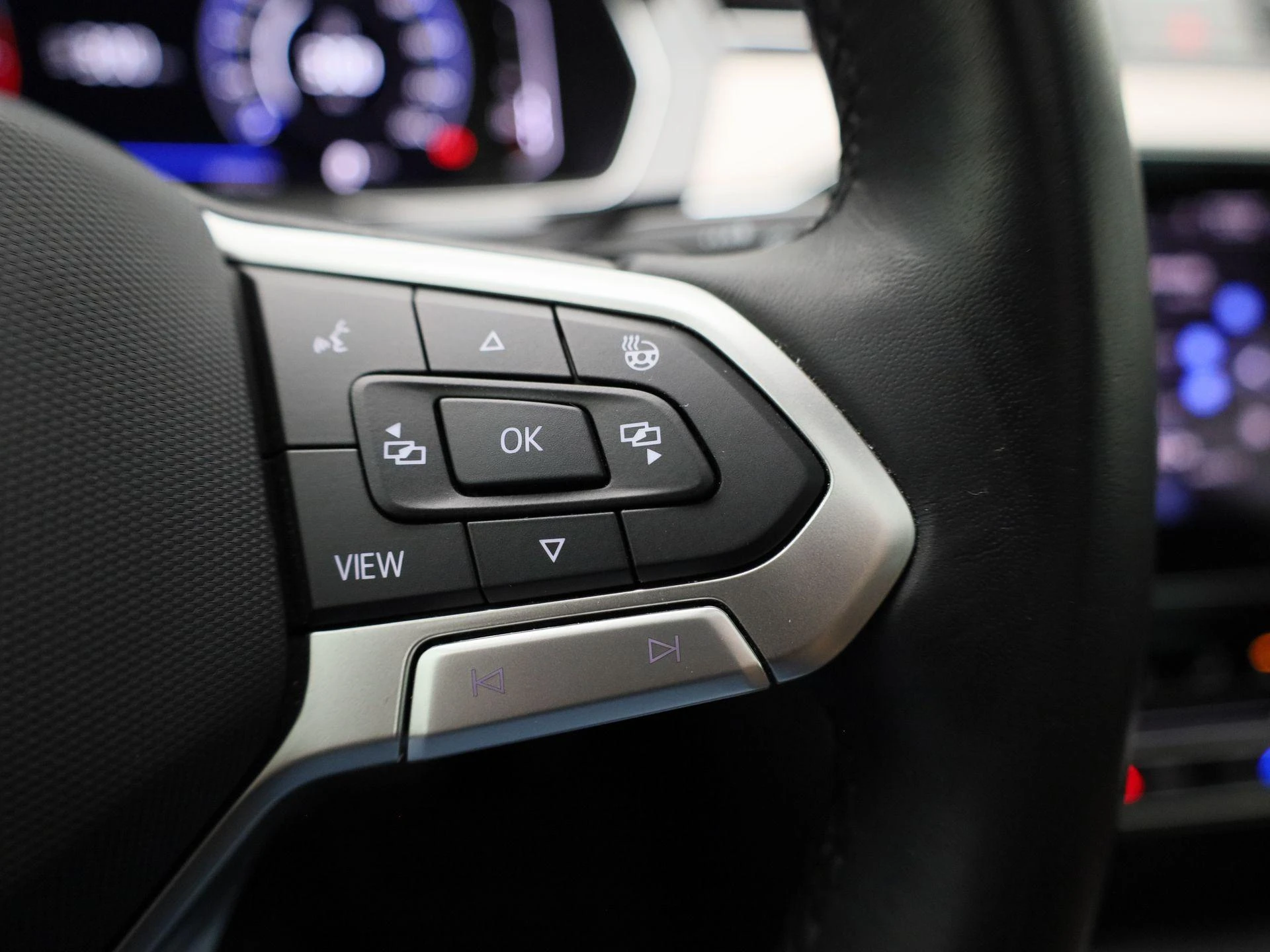 Volkswagen-Passat-image-17