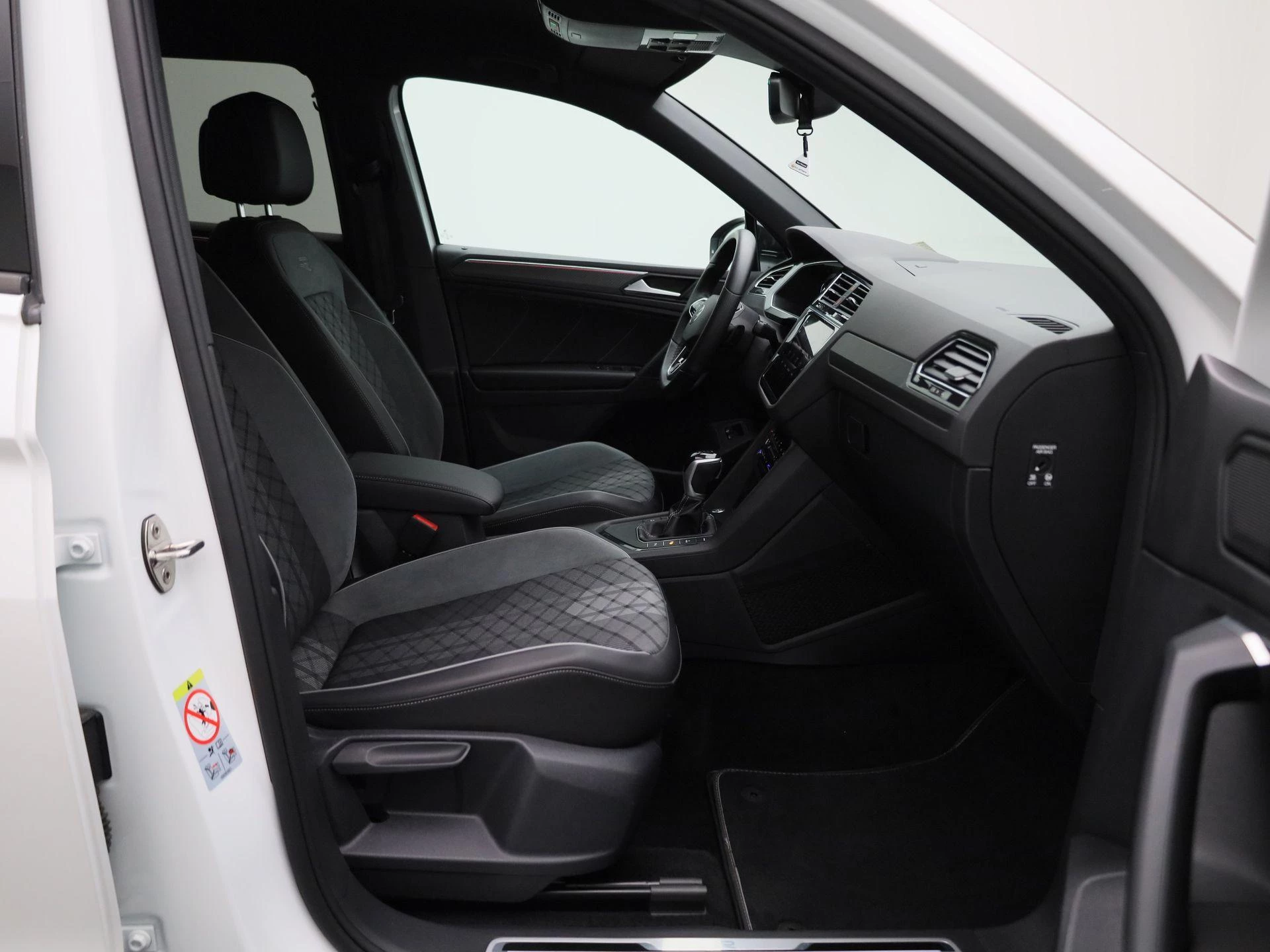 Volkswagen Tiguan 1.4 TSI eHybrid R-Line Business+ 245 PK|