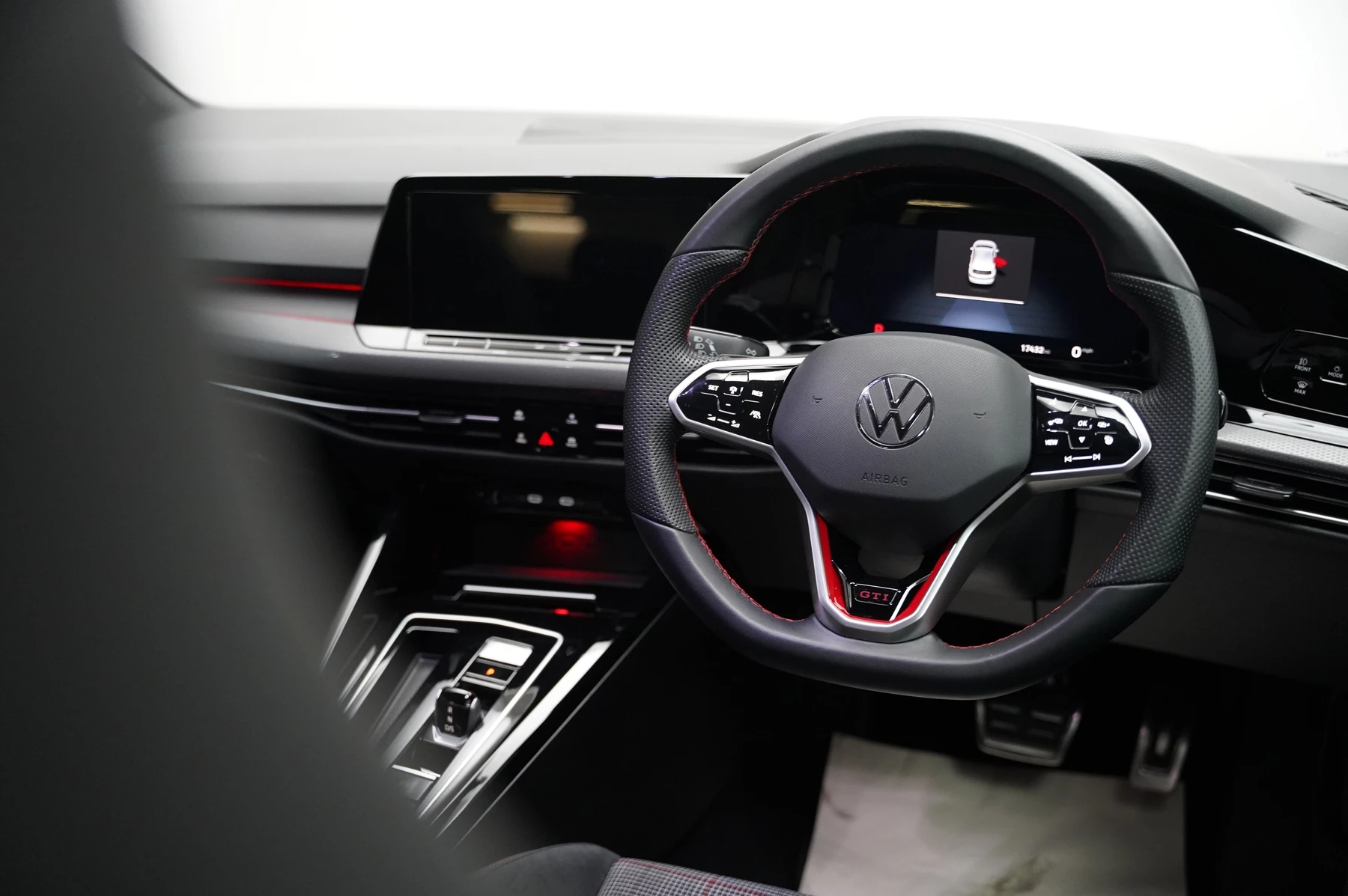 Volkswagen-Golf-image-8