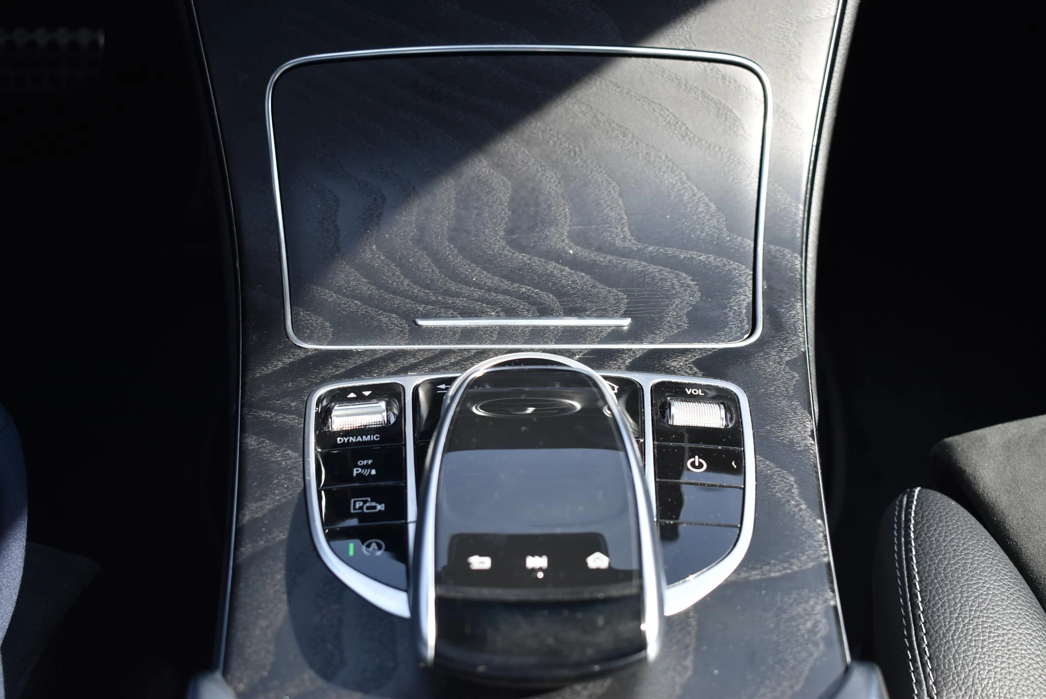 Mercedes-Benz-C-Klasse-image-30