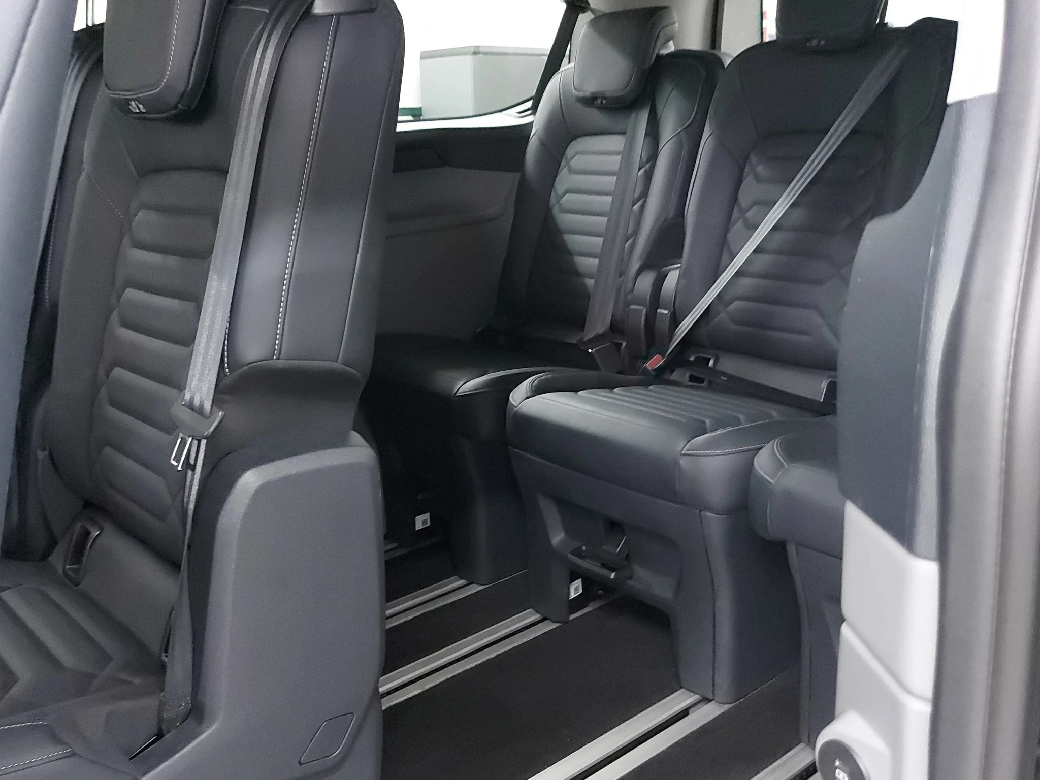 Ford-Tourneo Custom-image-18