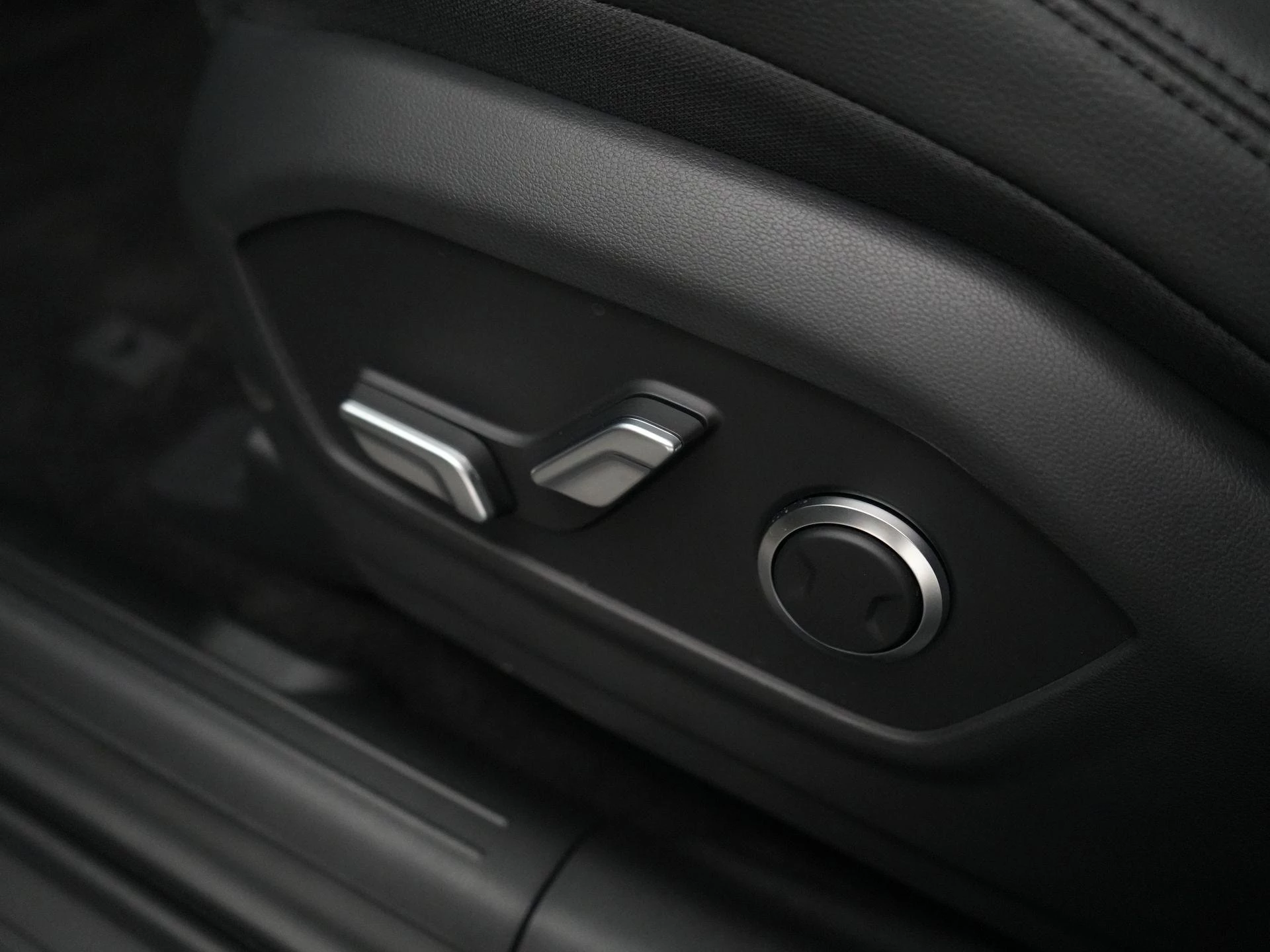 Hyundai-Santa Fe-image-26