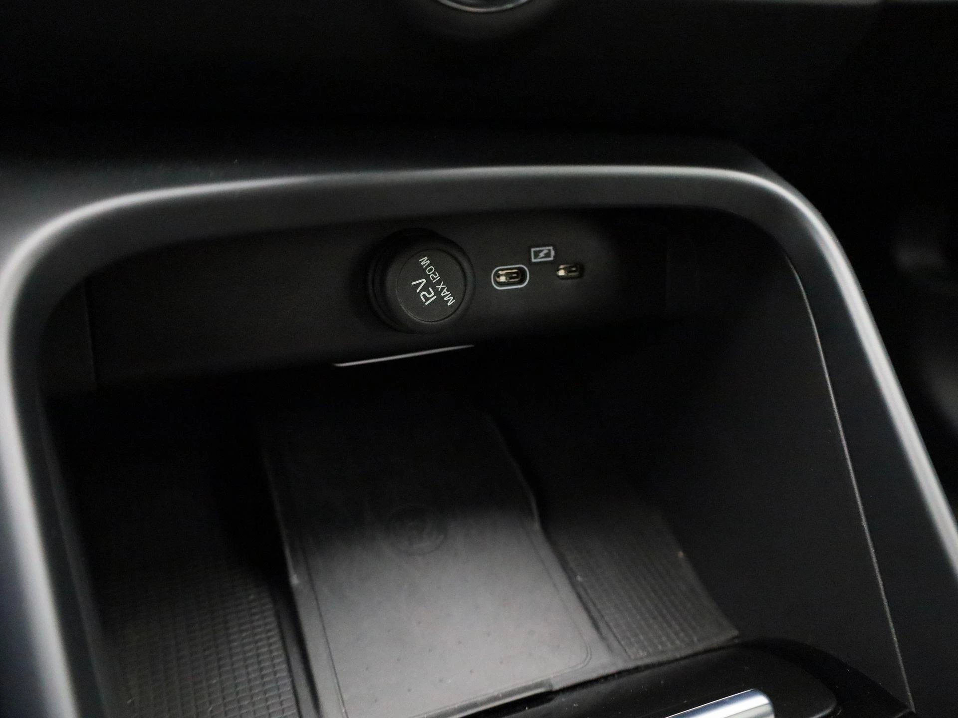 Volvo-XC40-image-21