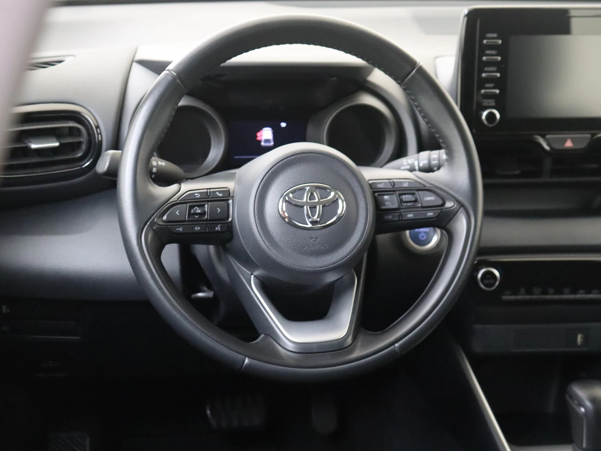 Toyota-Yaris-image-9