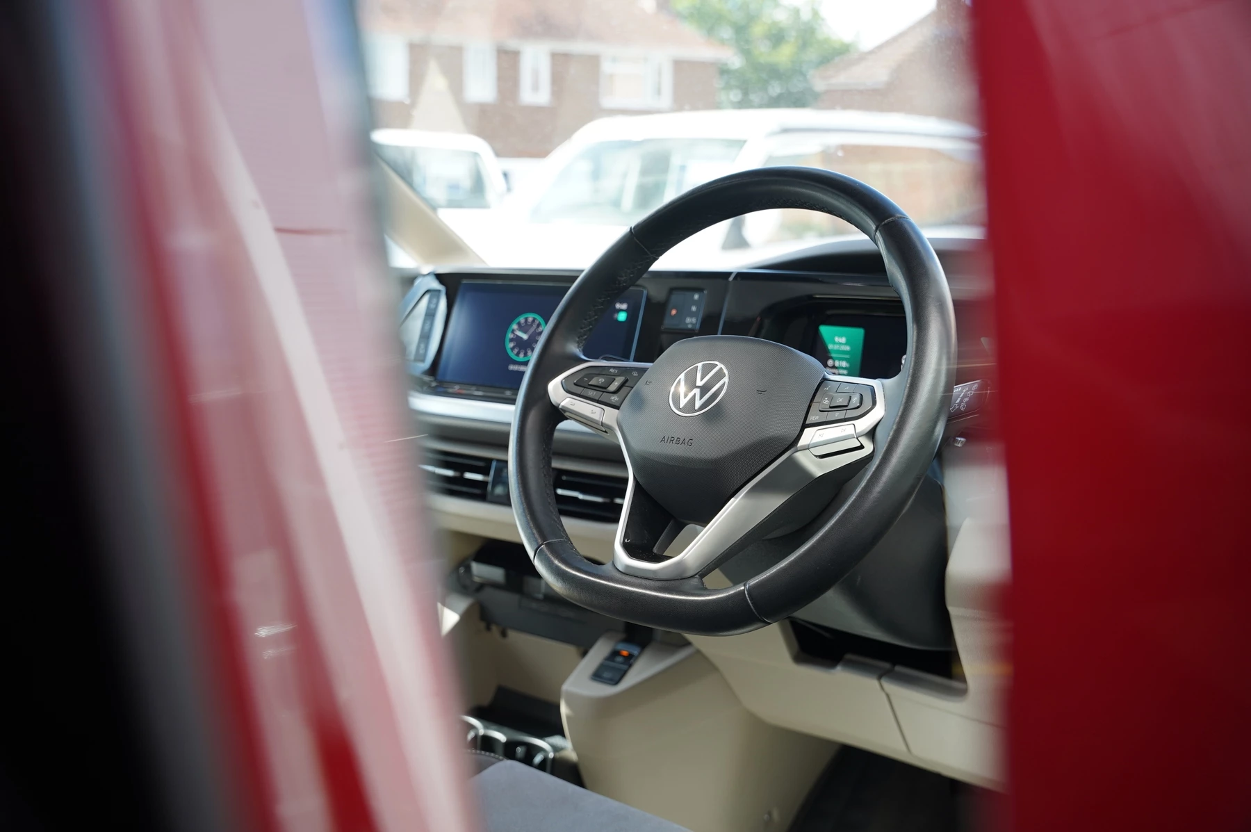 Volkswagen-Multivan-image-14