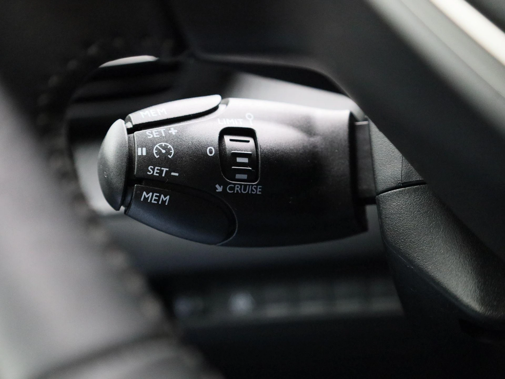 Peugeot-208-image-17