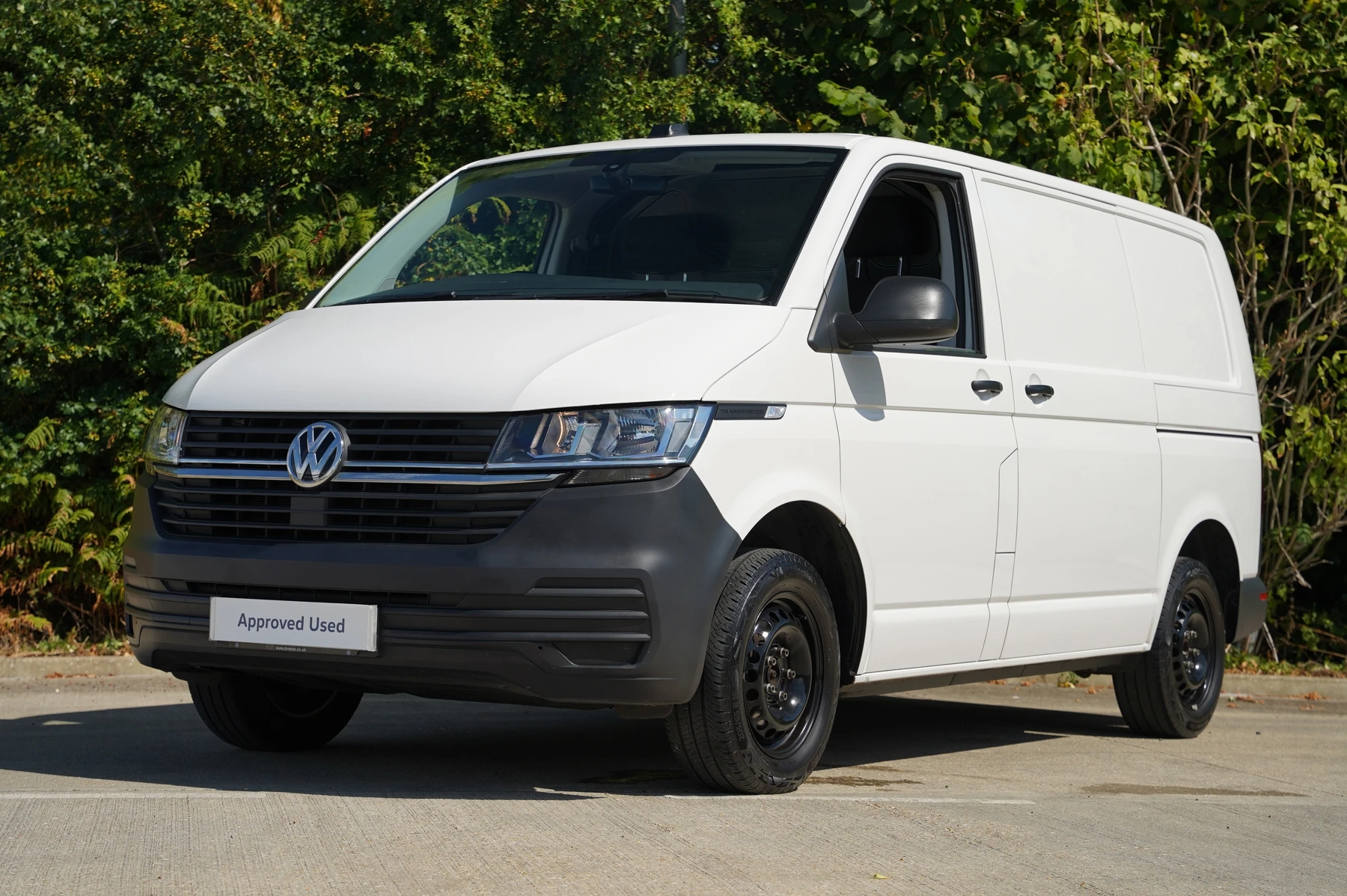 Volkswagen-Transporter-image-33