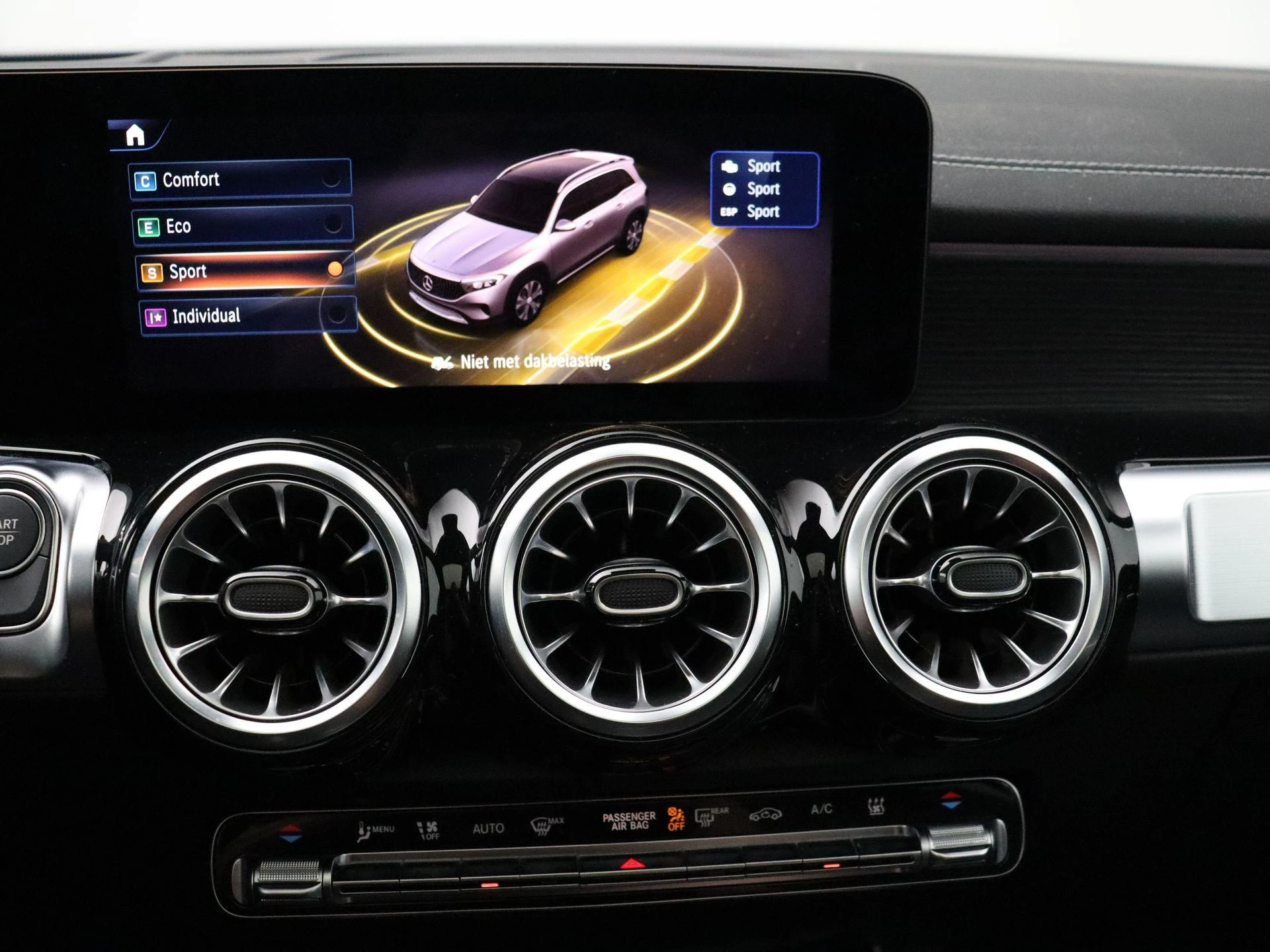 Mercedes-Benz-EQB-image-19
