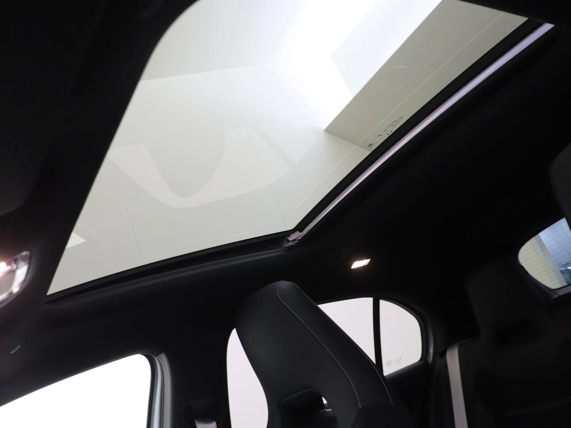 Mercedes-Benz A-Klasse 250 e Business Solution AMG