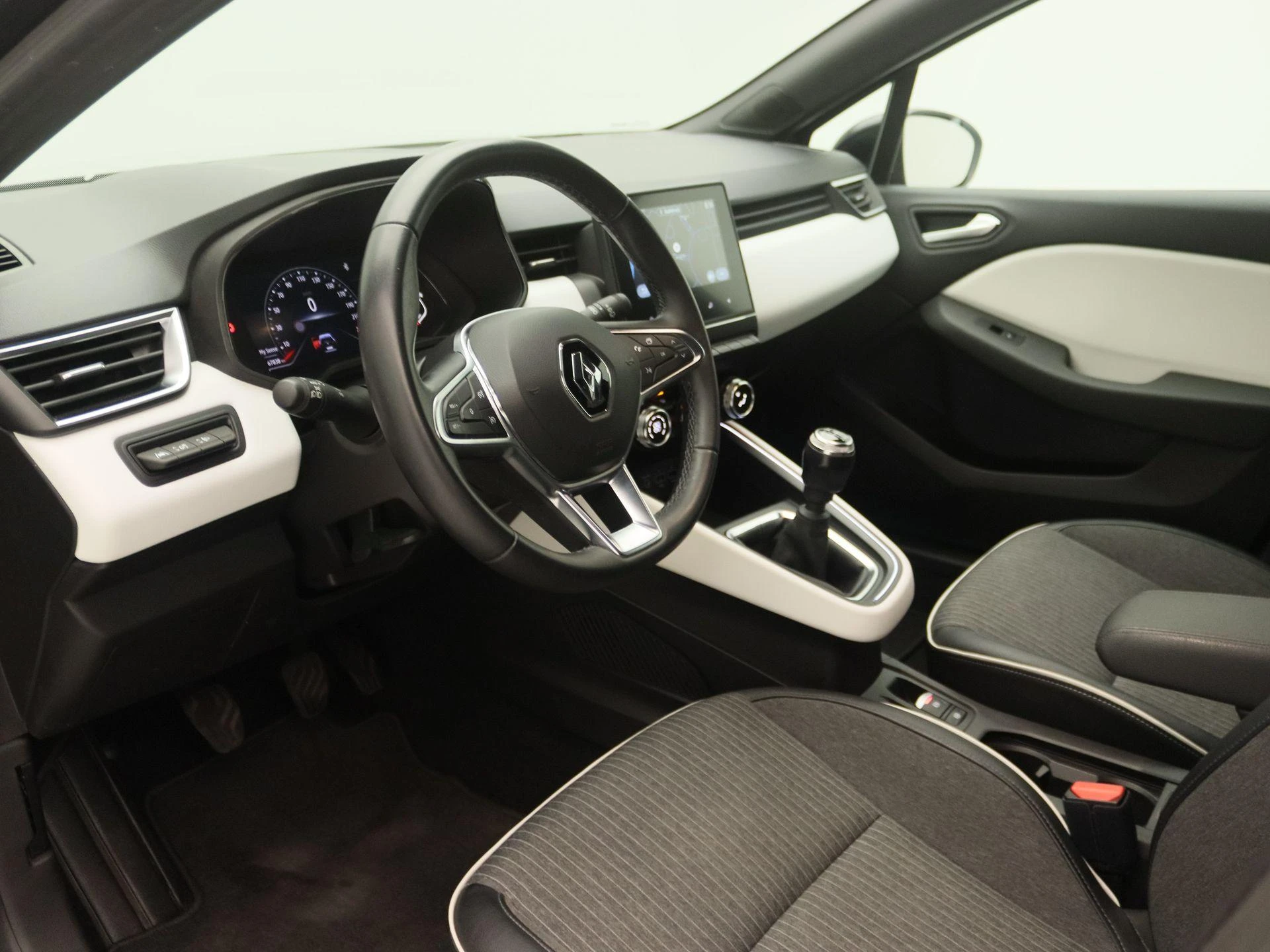 Renault-Clio-image-21