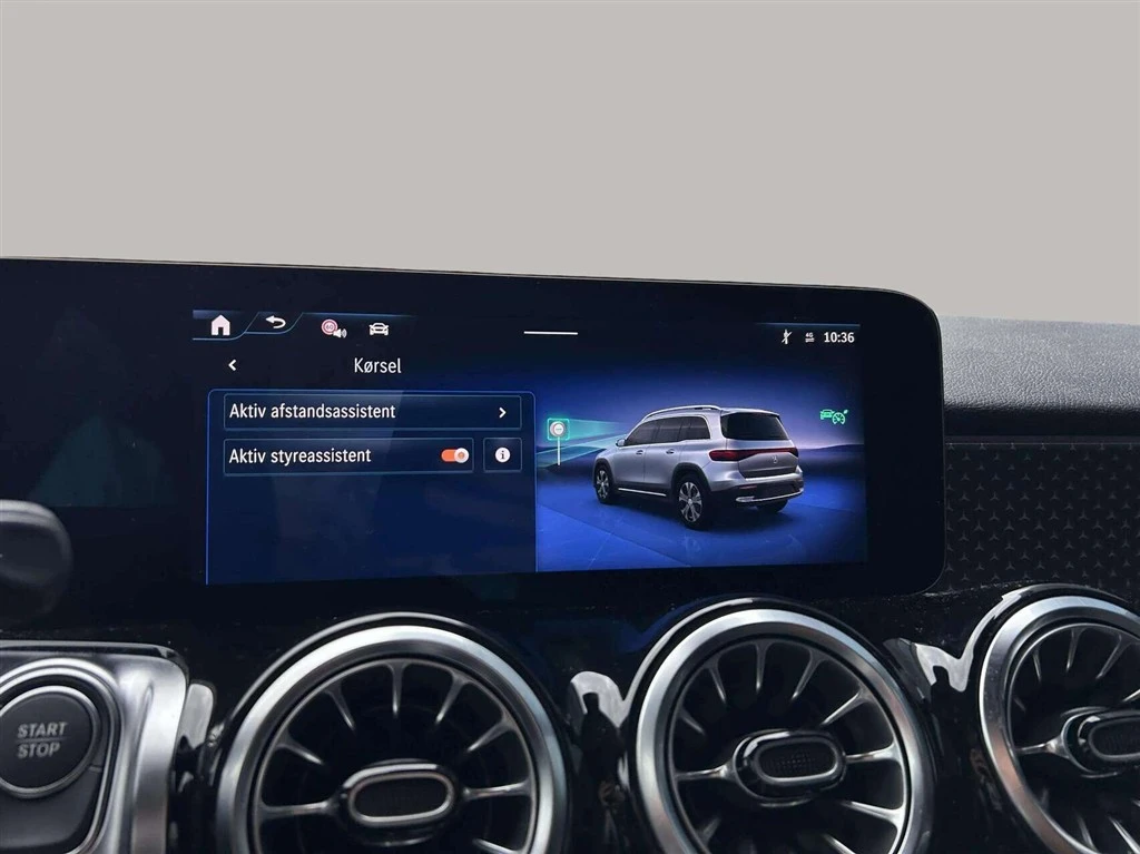 Mercedes-Benz-EQB-image-16