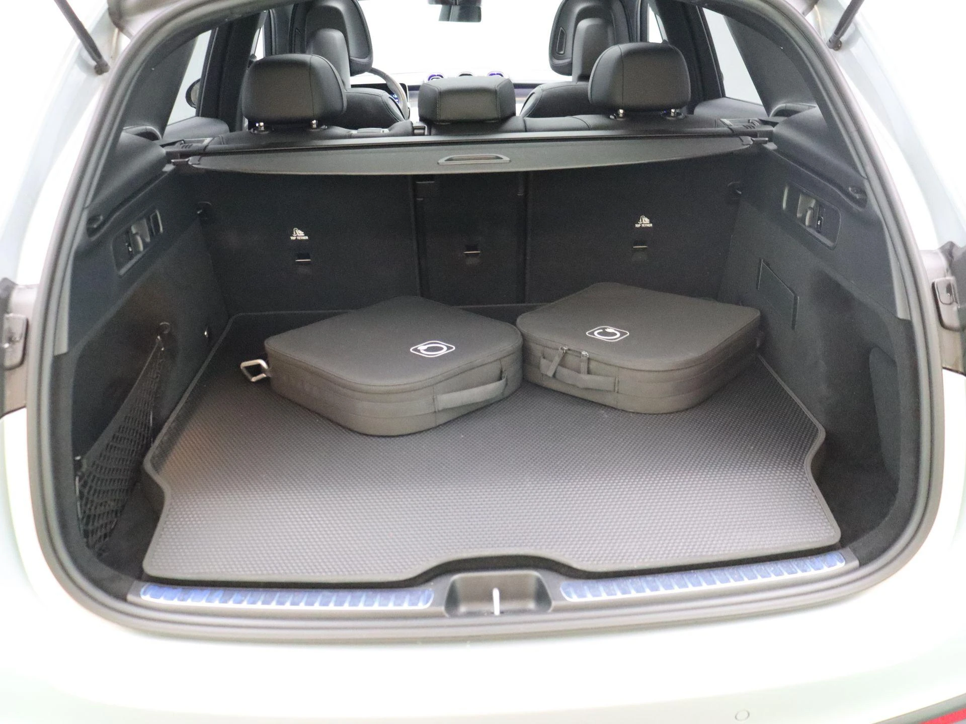Mercedes-Benz-GLC-image-23