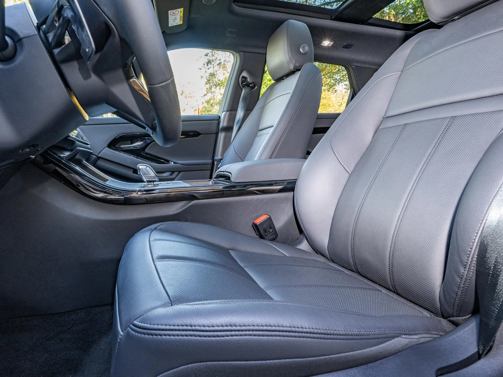 Land Rover-Range Rover Evoque-image-12