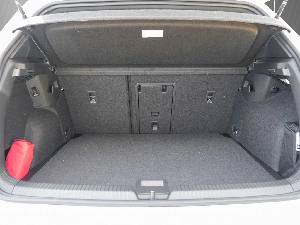 Volkswagen-Golf-image-5