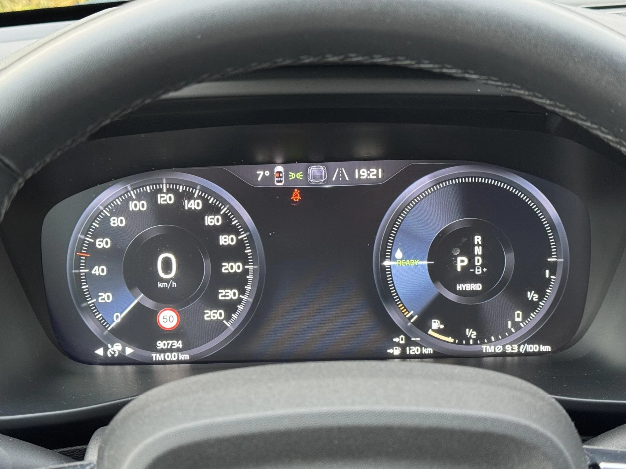 Volvo-XC40-image-24