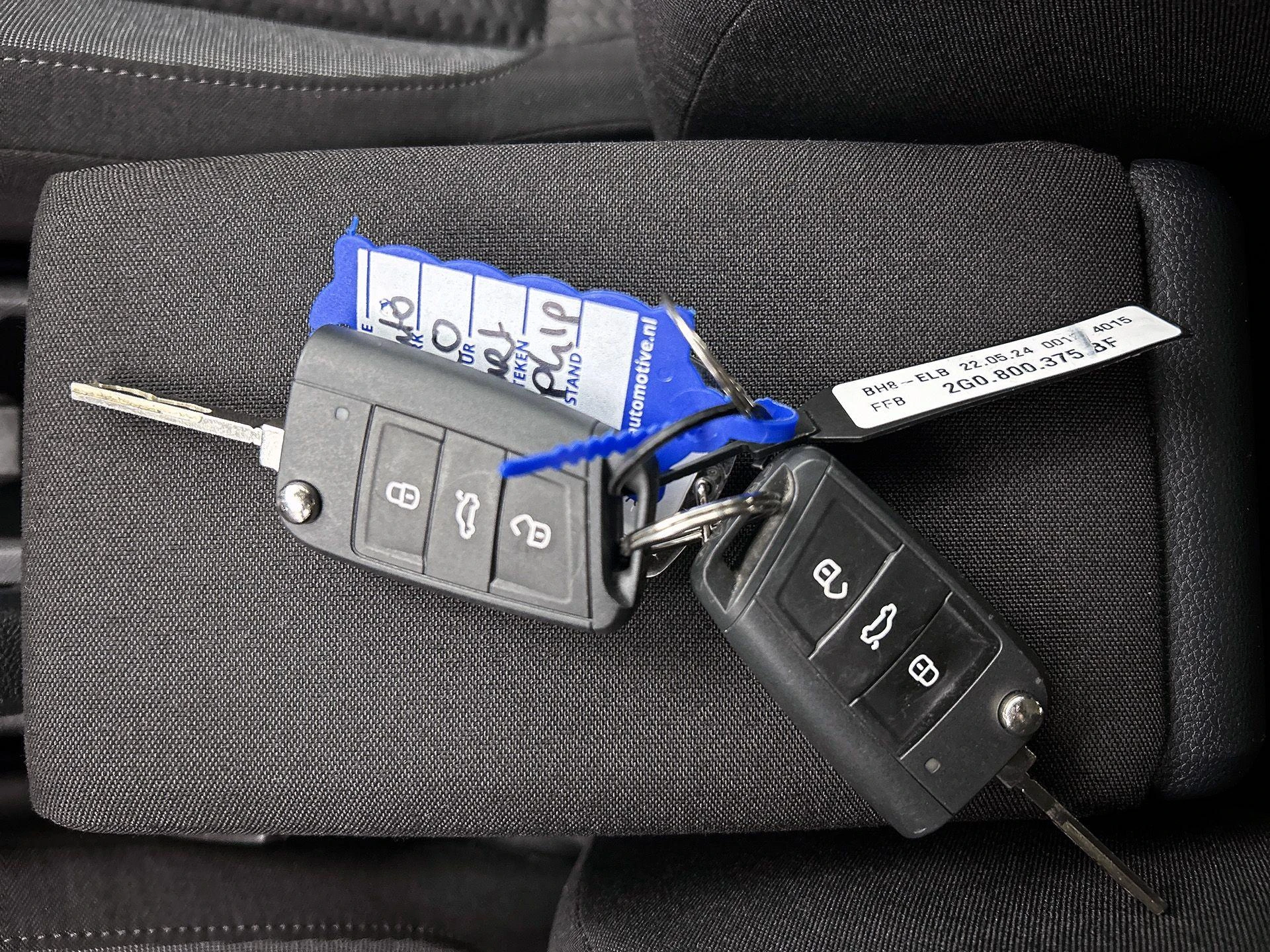 Volkswagen-Polo-image-24