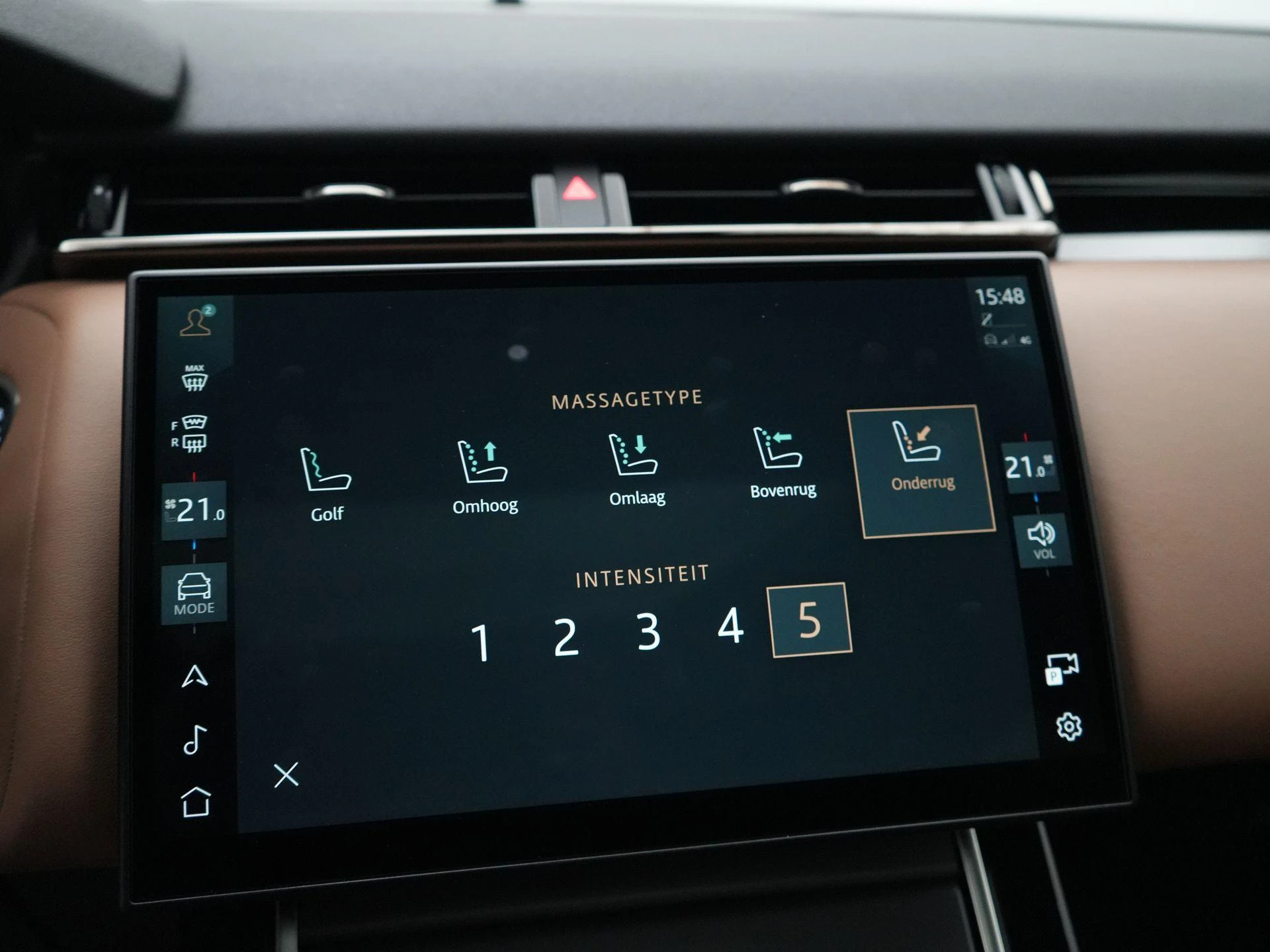 Land Rover-Range Rover Velar-image-28