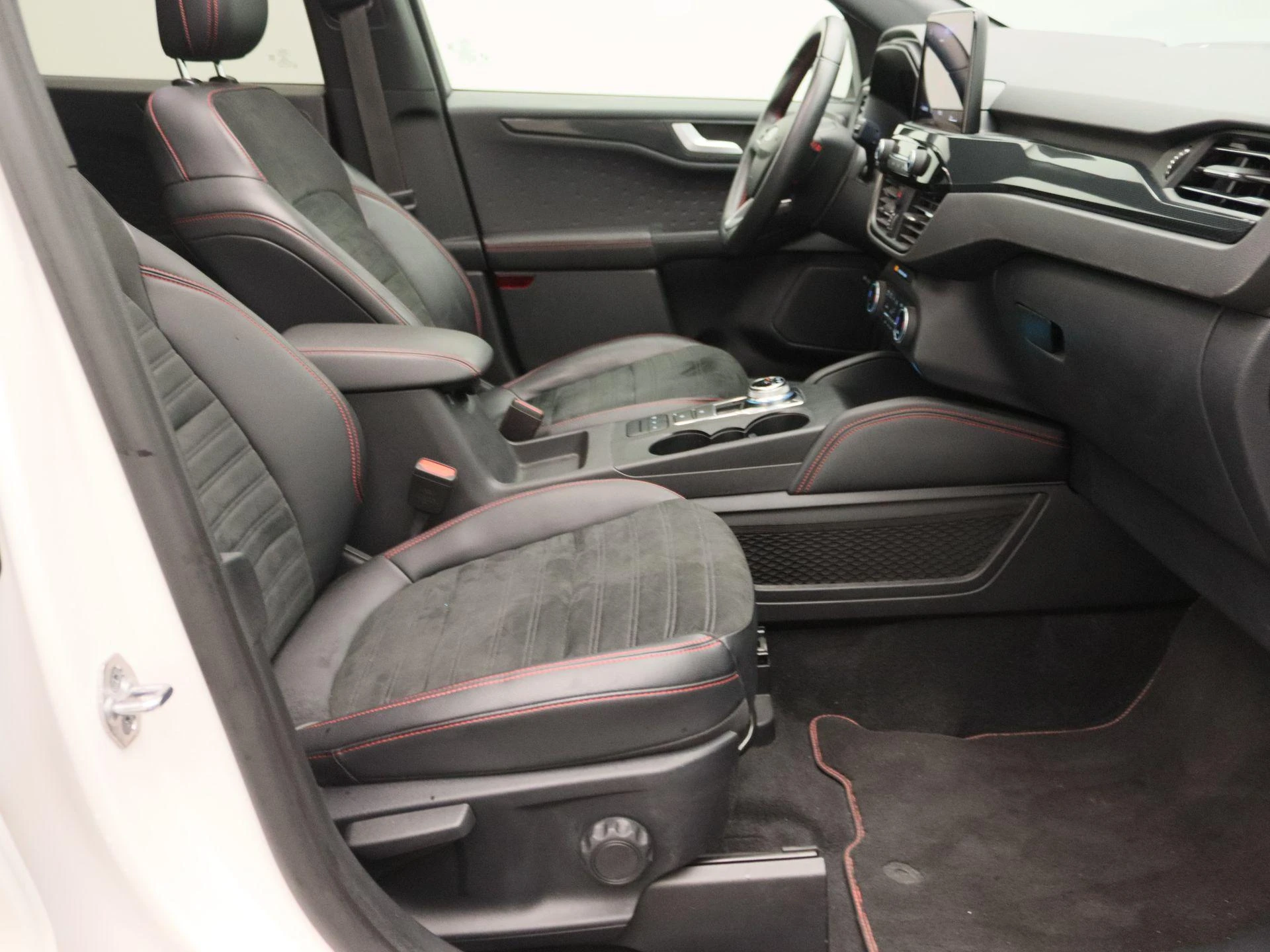 Ford-Kuga-image-25