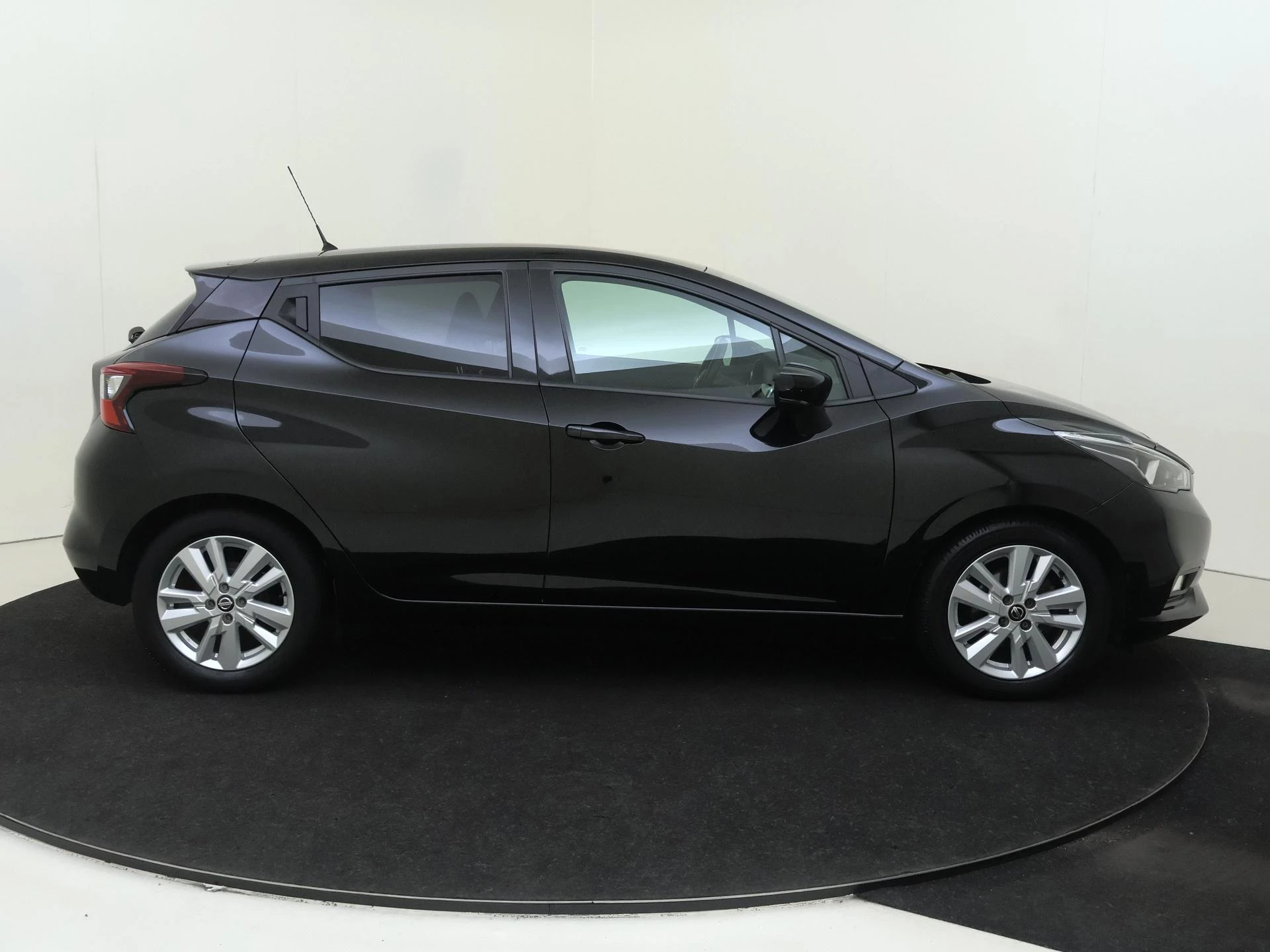 Nissan-Micra-image-8