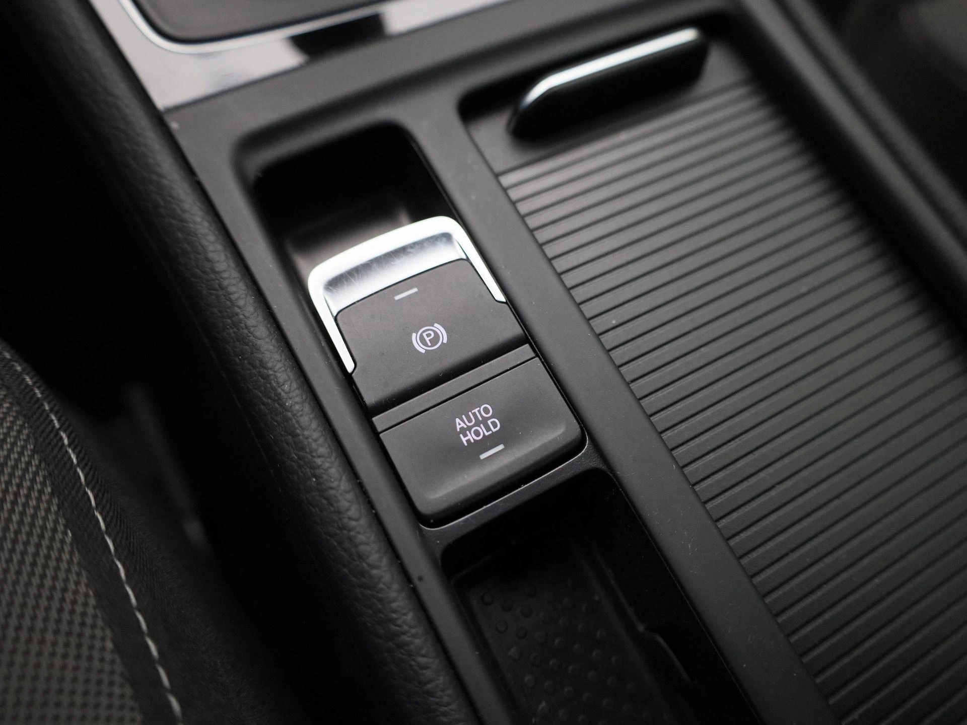 Volkswagen-Golf-image-23