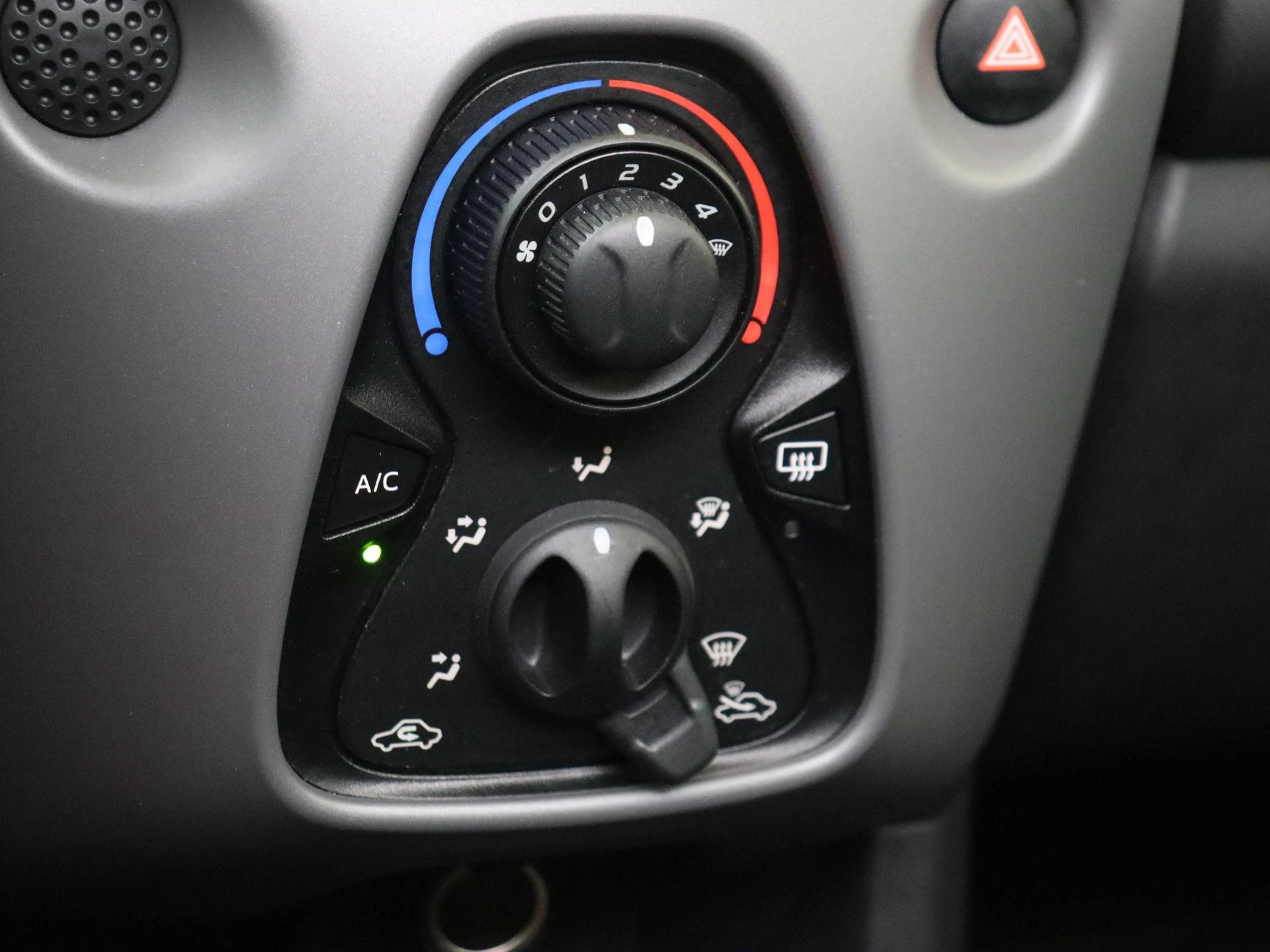 Peugeot-108-image-18