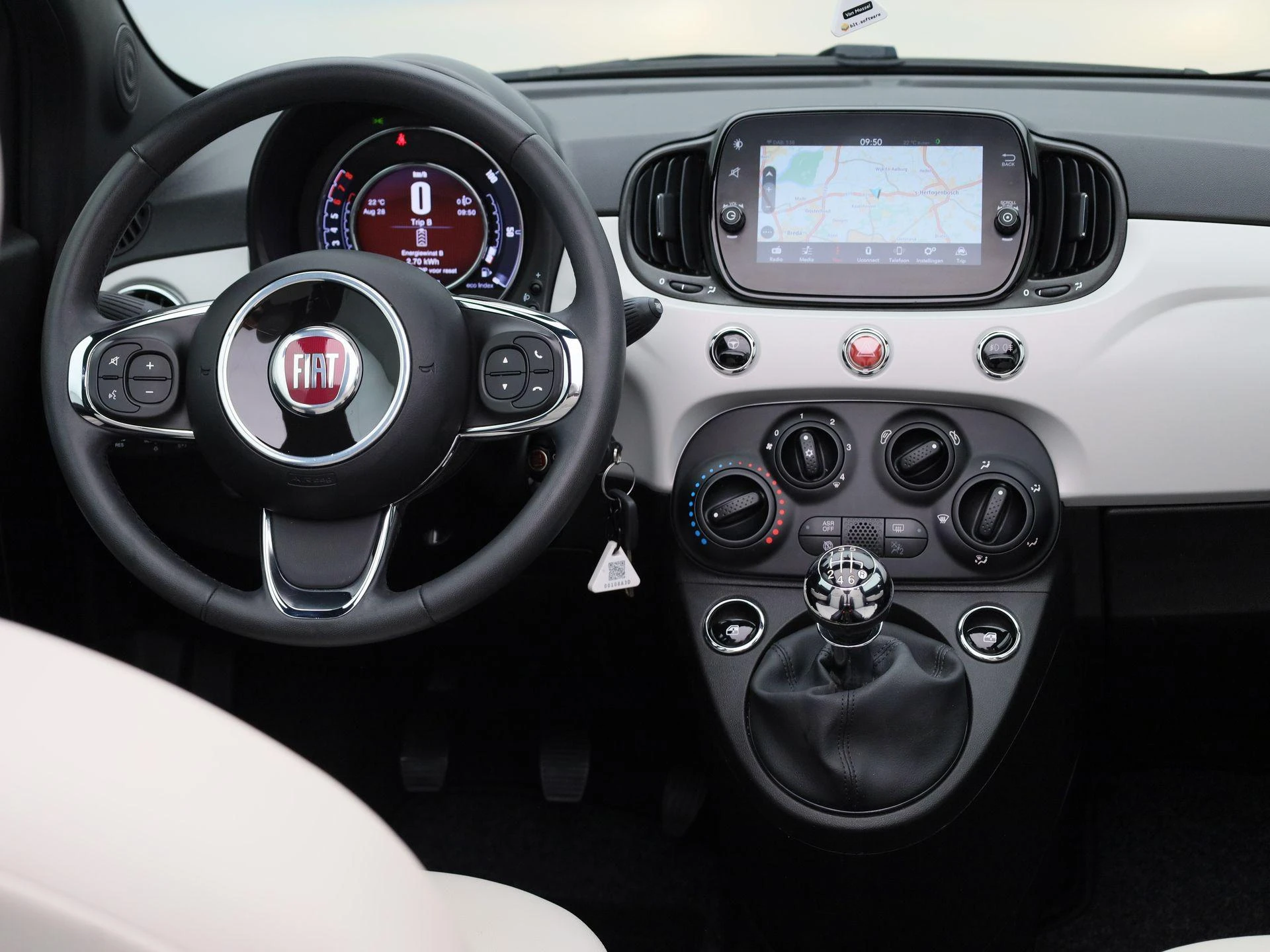 Fiat-500C-image-7