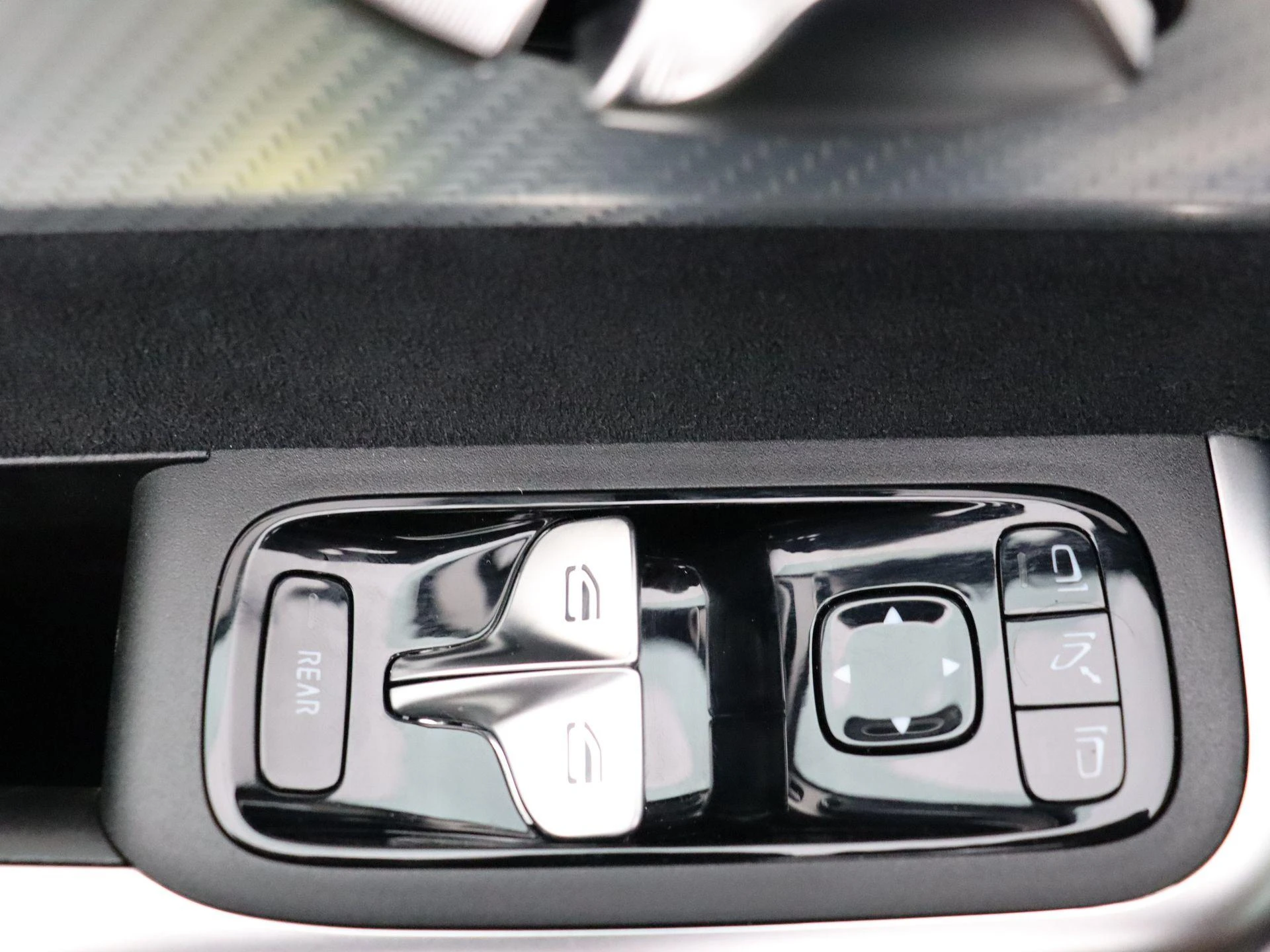 Mercedes-Benz-CLA-image-9