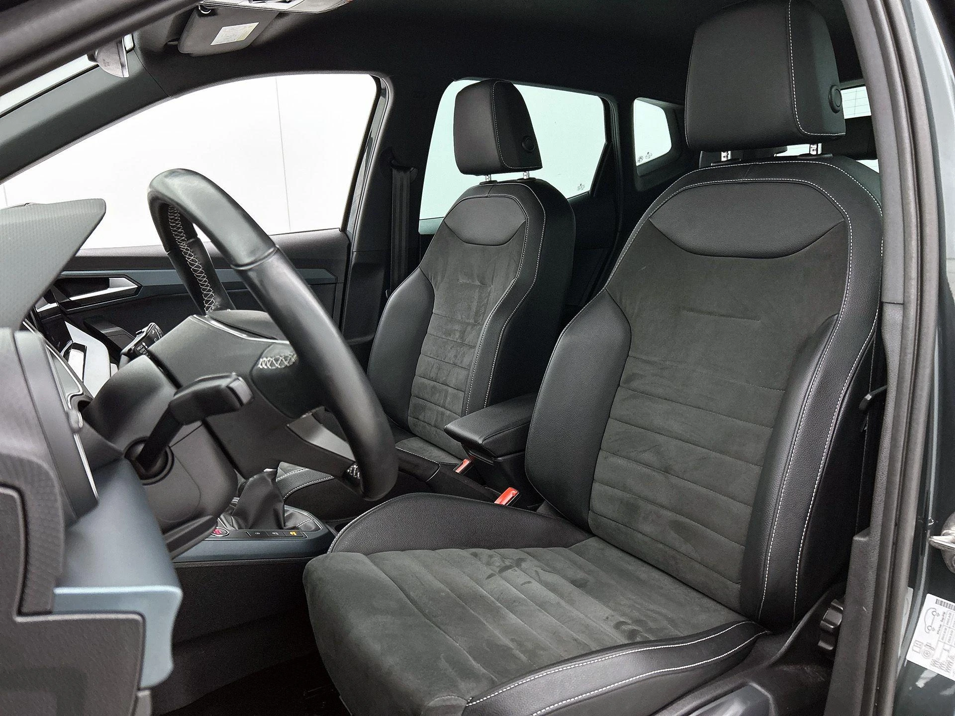 SEAT-Arona-image-35