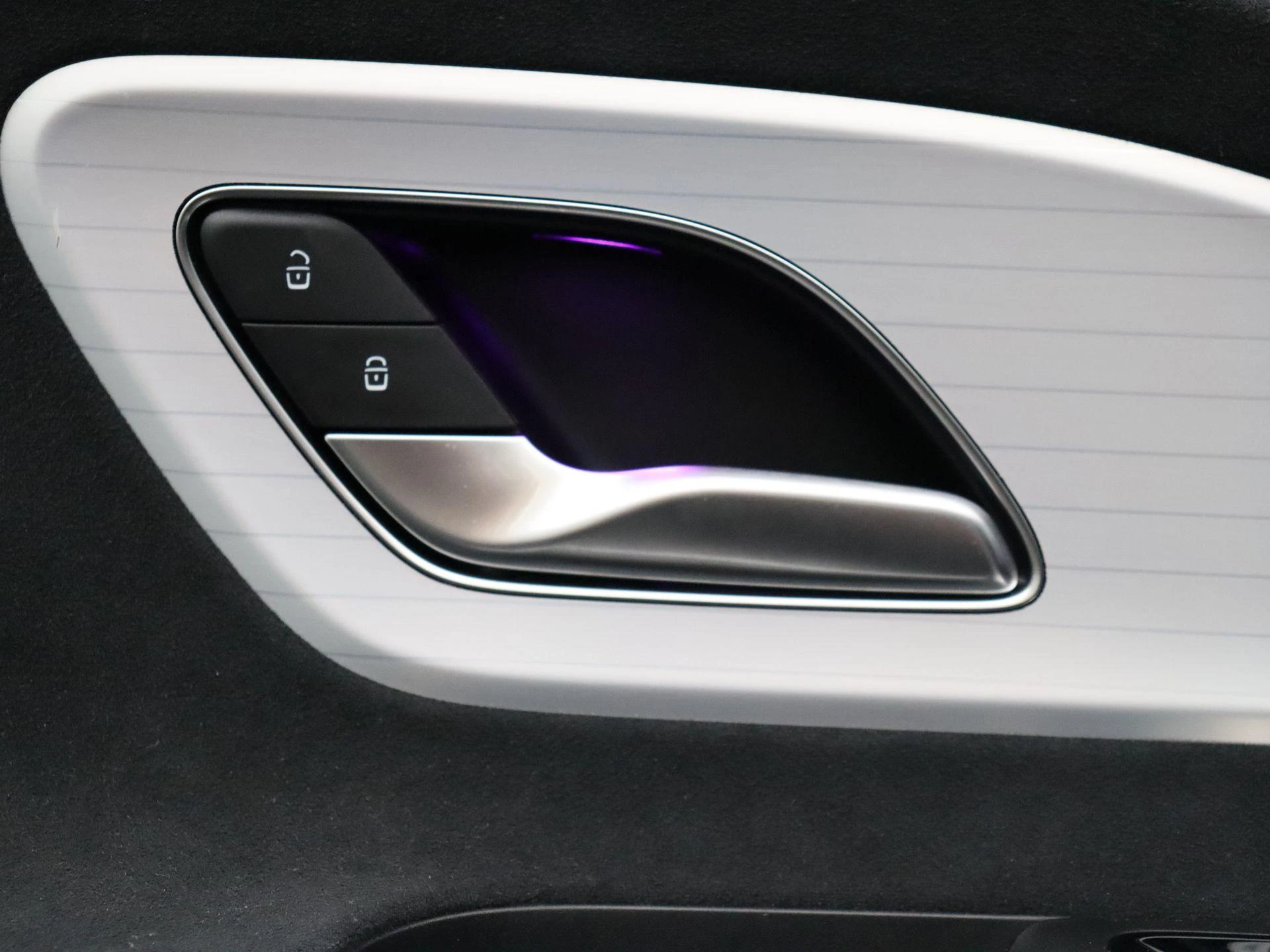 Mercedes-Benz-CLA-image-9